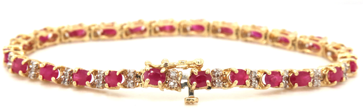 14kt Yellow gold ruby and diamond link bracelet