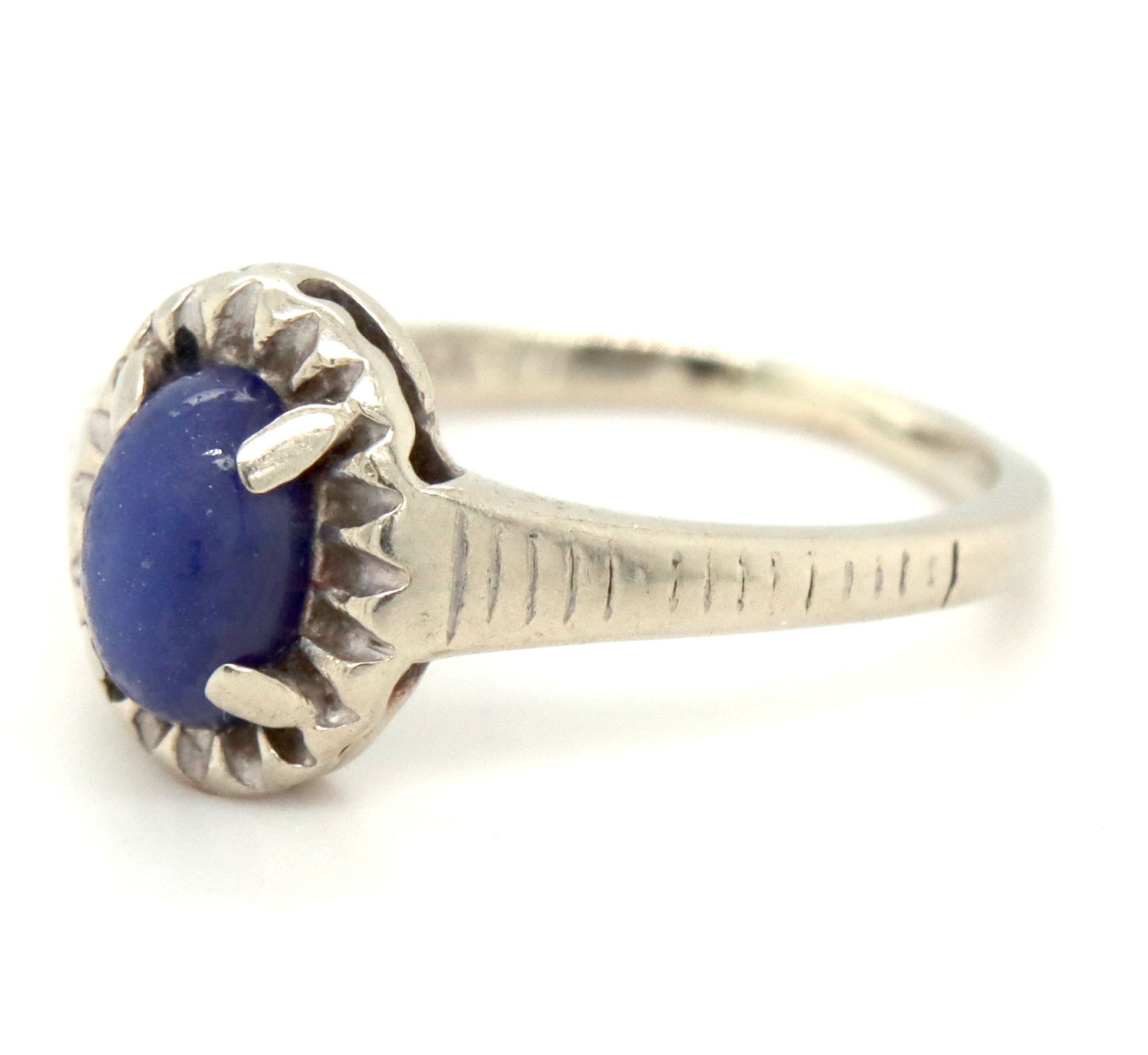 14kt White gold Linde star sapphire ring