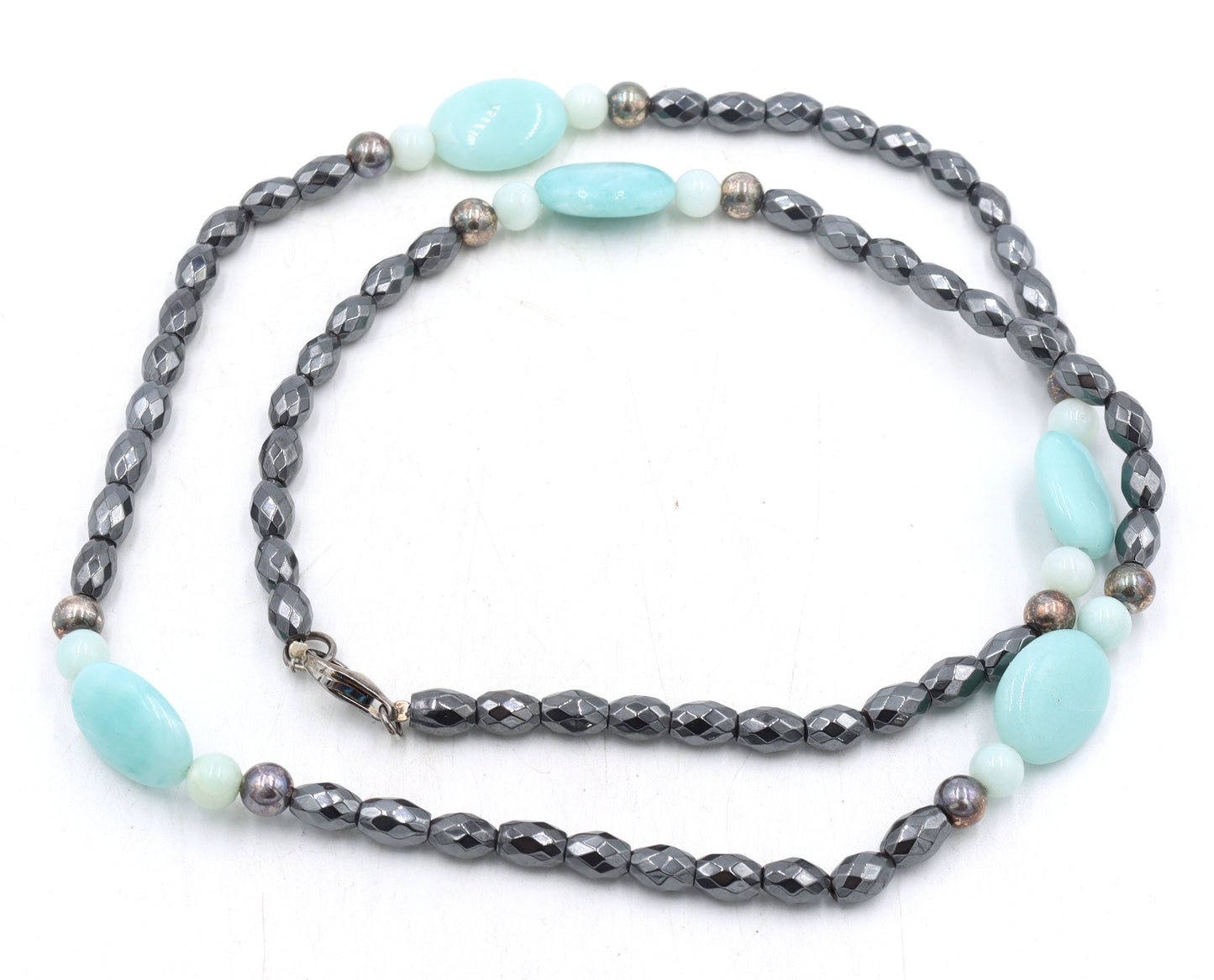 Hematite and beads long necklace