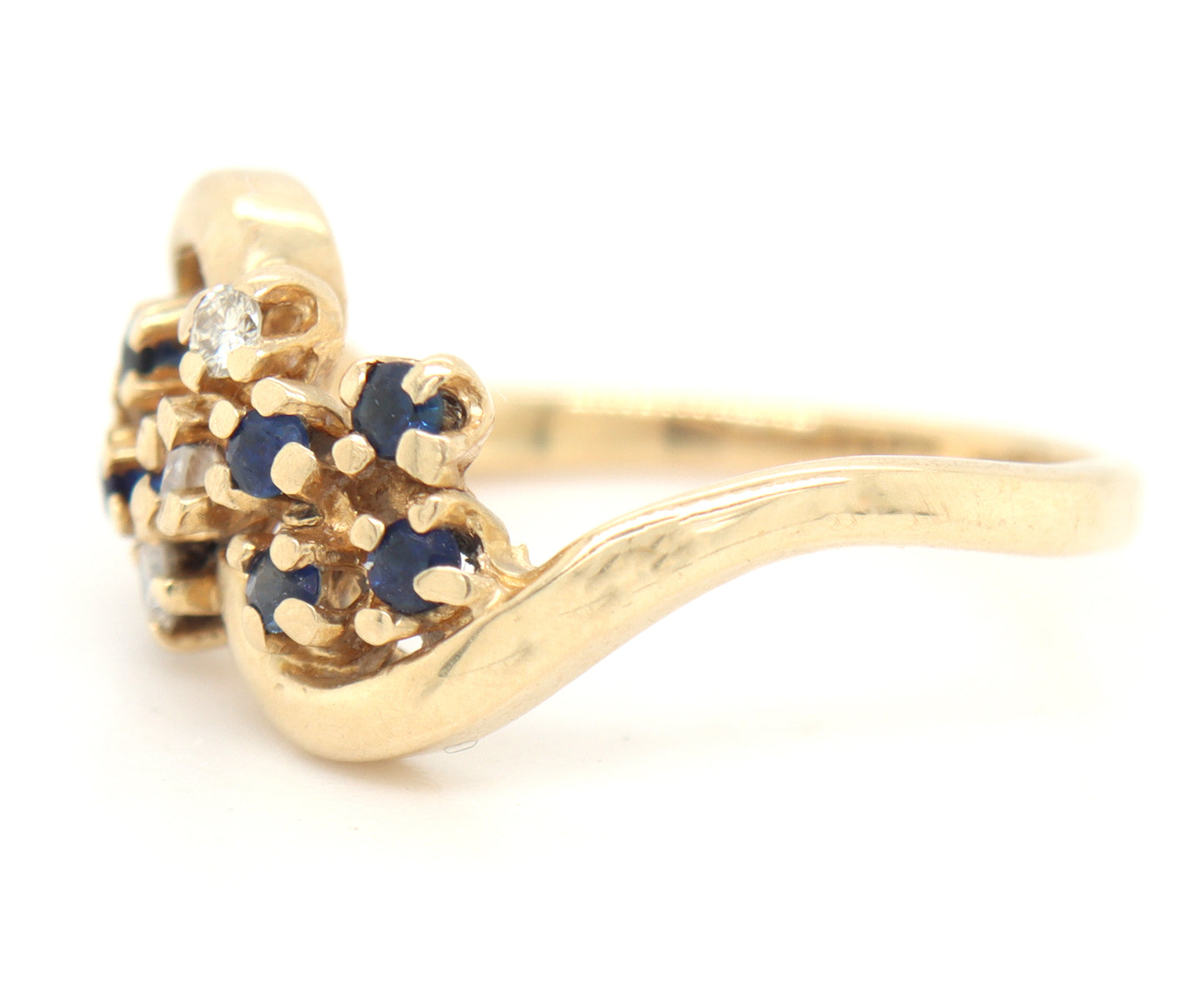 14kt Yellow gold sapphire and diamond flower ring