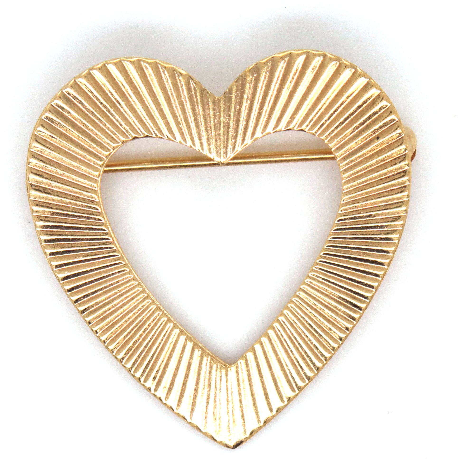 14kt Yellow gold heart shaped brooch