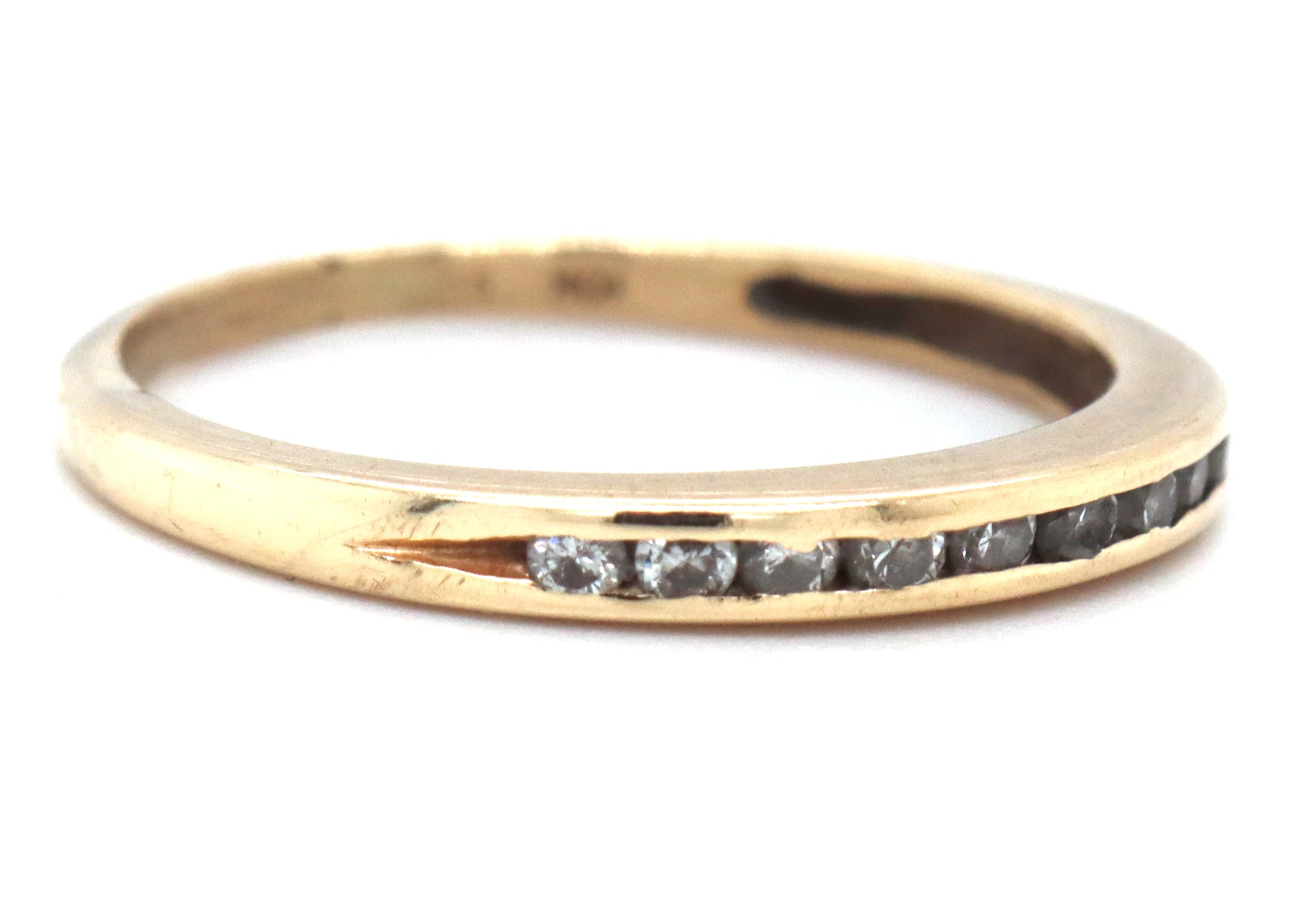 10kt Yellow gold round brilliant cut diamond band