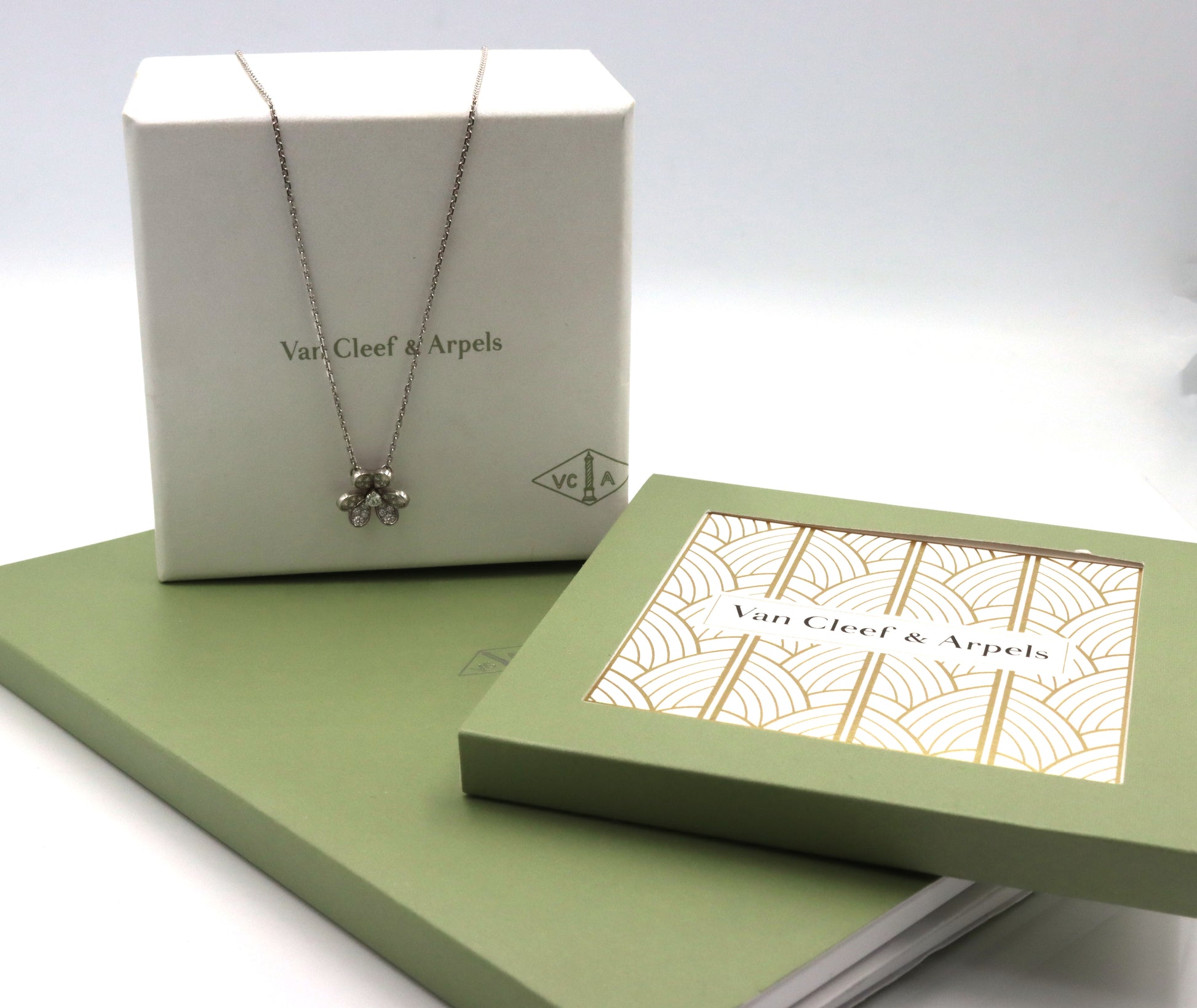 Van Cleef & arpels Frivole mini diamond pendant