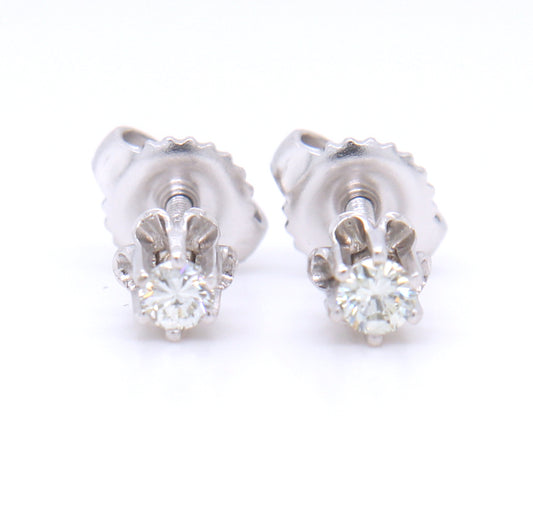 14kt White gold round brilliant cut diamond stud earrings