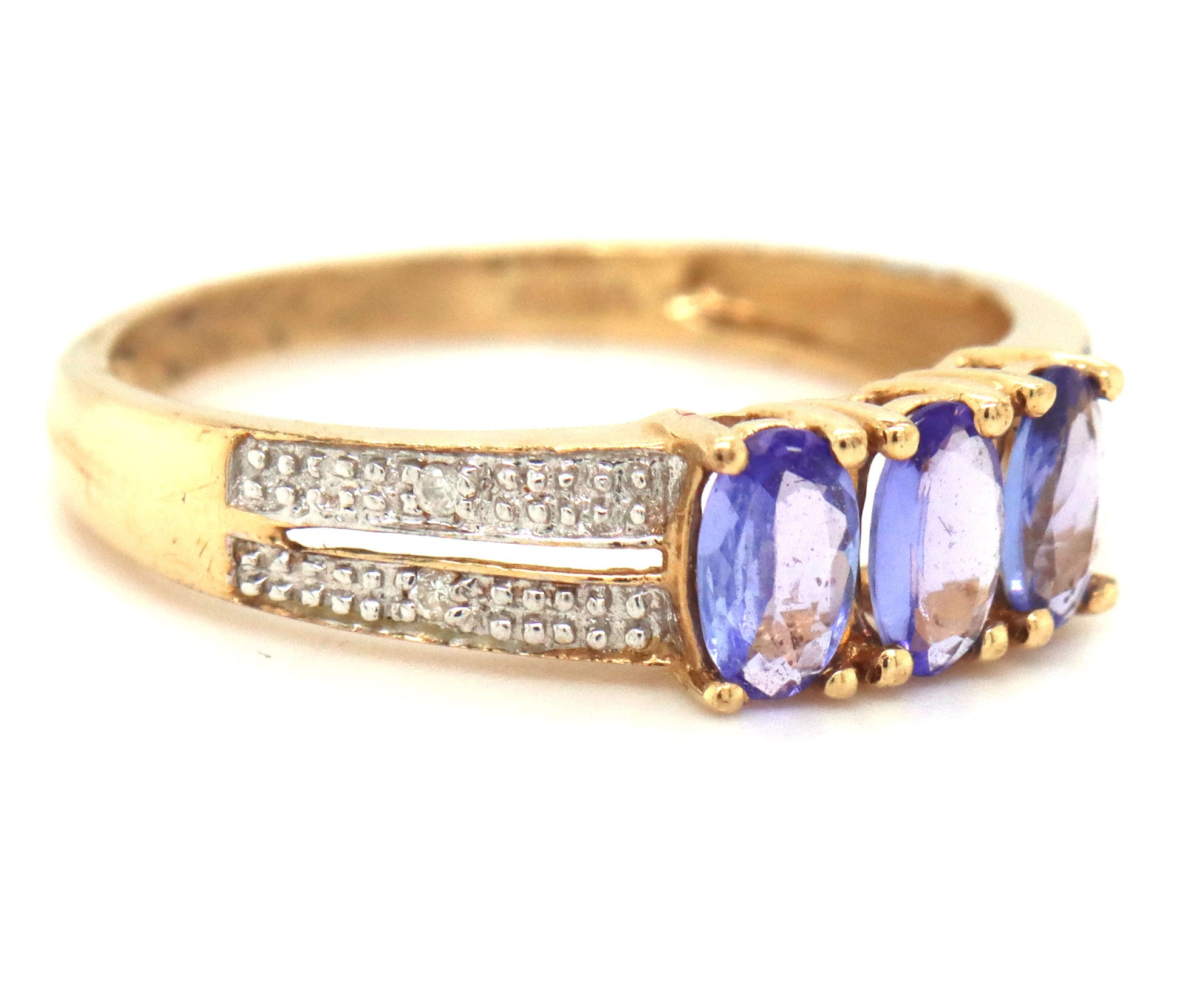 10kt Yellow gold blue sapphire cocktail ring