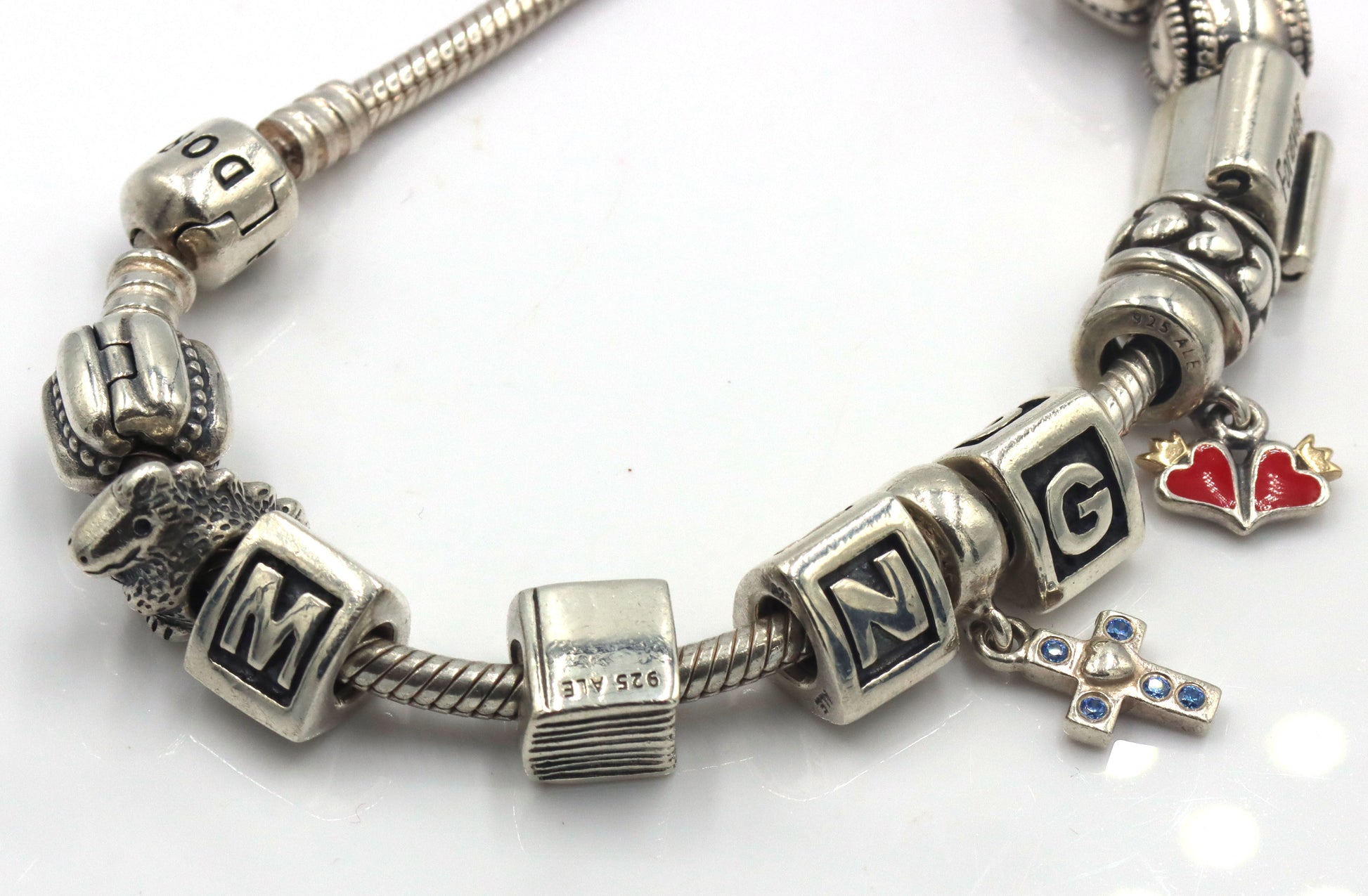 Pandora bracelet with charms in 925 sterling silver