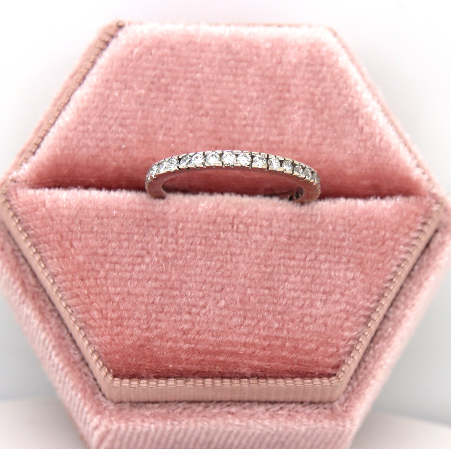 18kt White gold 0.35ctw round brilliant cut twisted rope wedding band