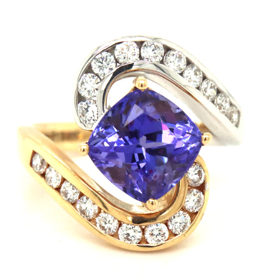 14KT Two Tone Gold Beatiful Cushion Cut Tanzanite With Bypass Design And ntural Diamonds