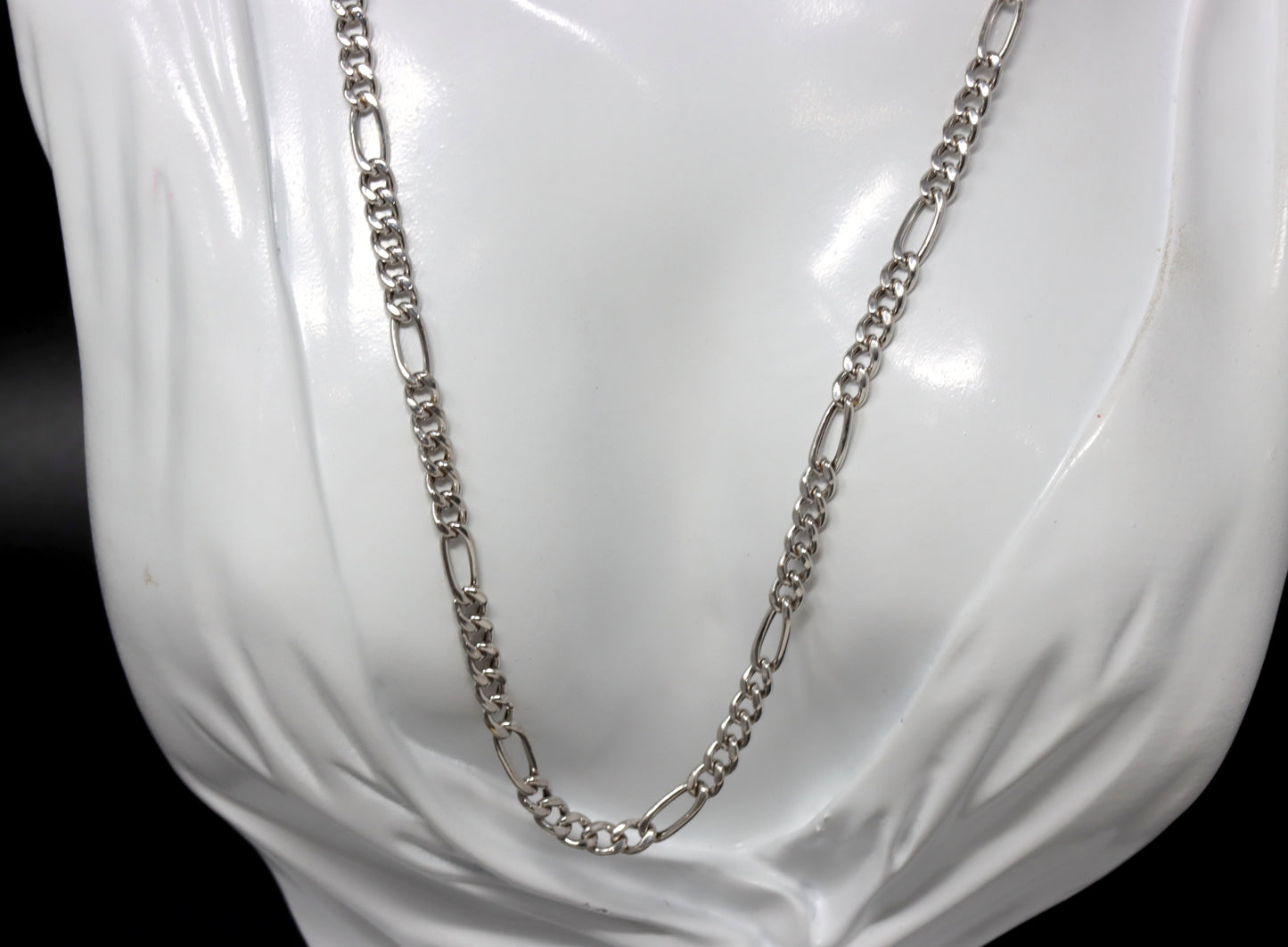 18kt White gold Figaro chain necklace