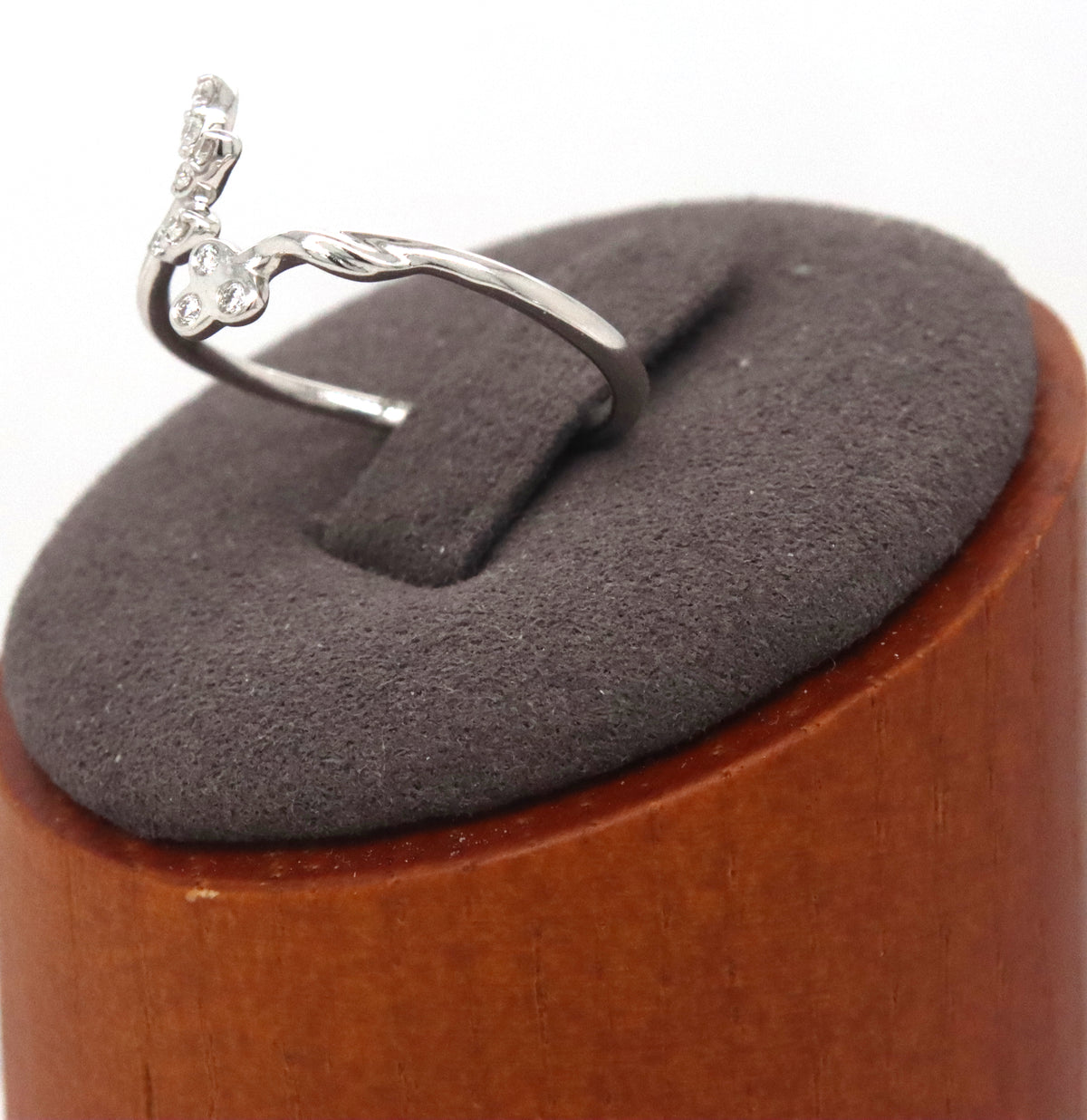 14kt White gold diamond leaf flower open ring