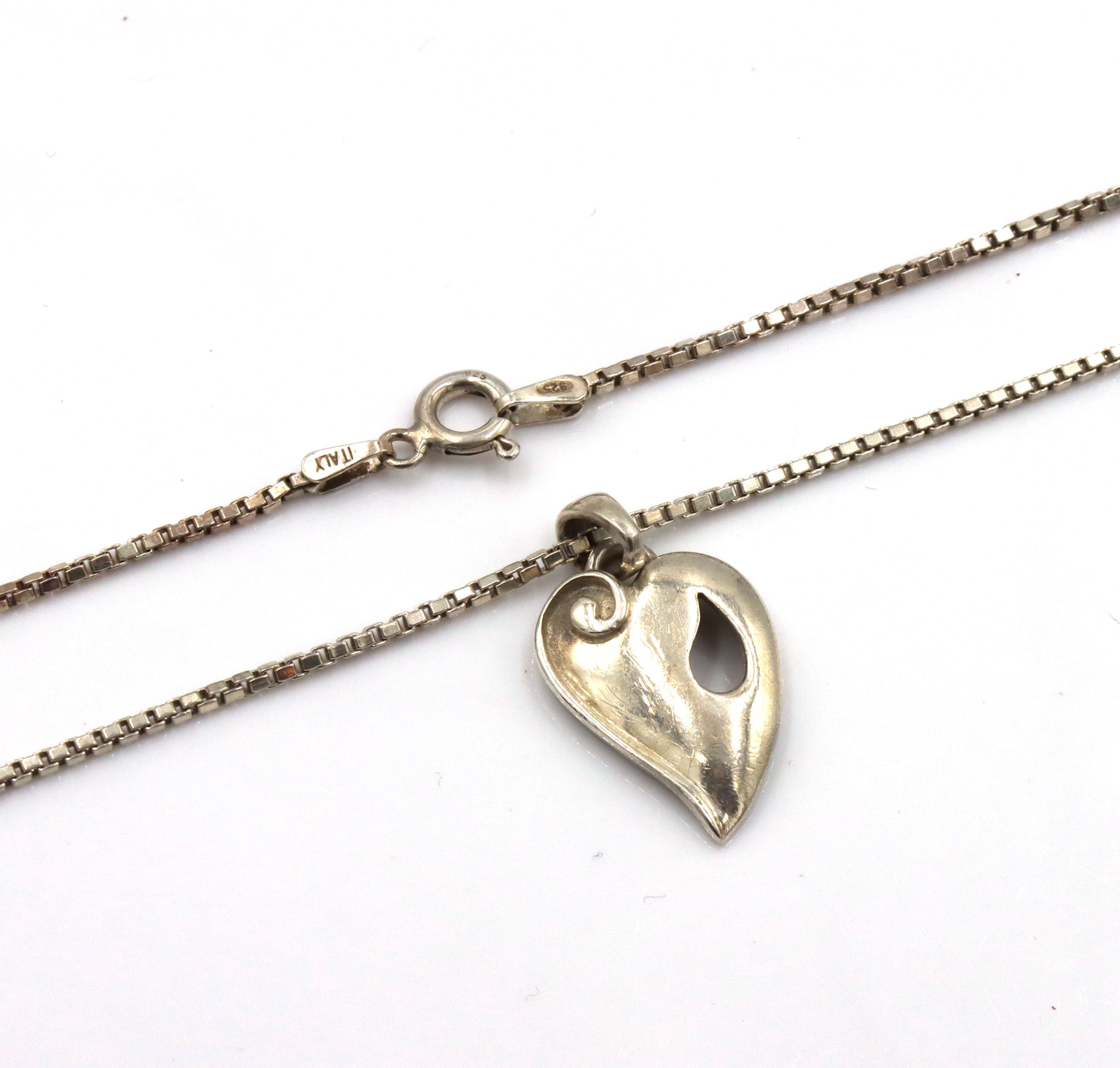 Group lot of 7 vintage 925 sterling silver pendants on chain necklaces