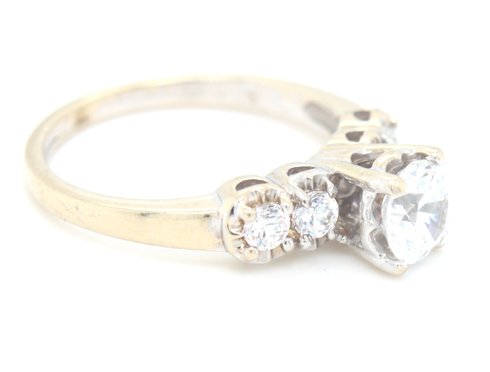 14kt White gold round brilliant cut Cubic Zirconia engagement ring