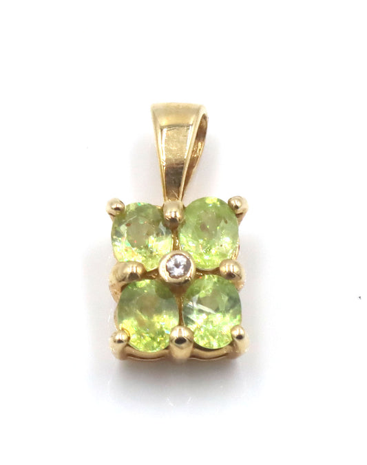 14kt Yellow gold peridot pendant