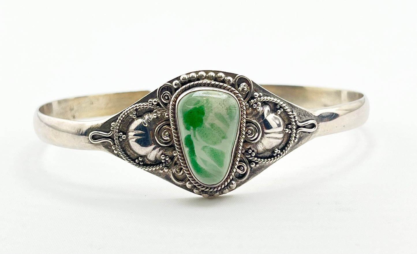 925 Sterling Silver Ornate Vintage  Filigree design Green Smithsonite Cuff Bracelet