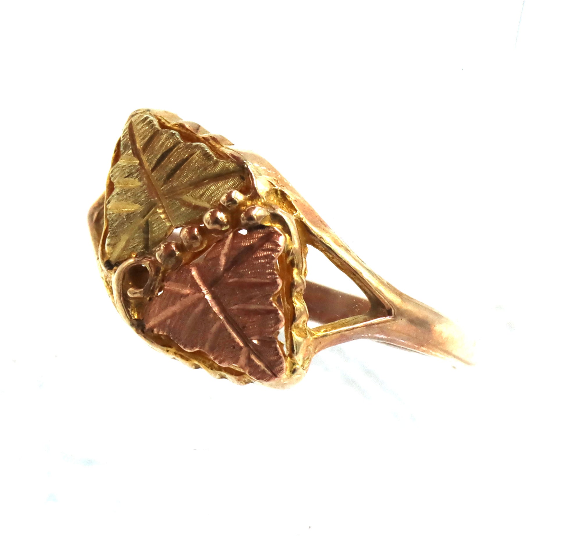 Black hills gold leaf style ring