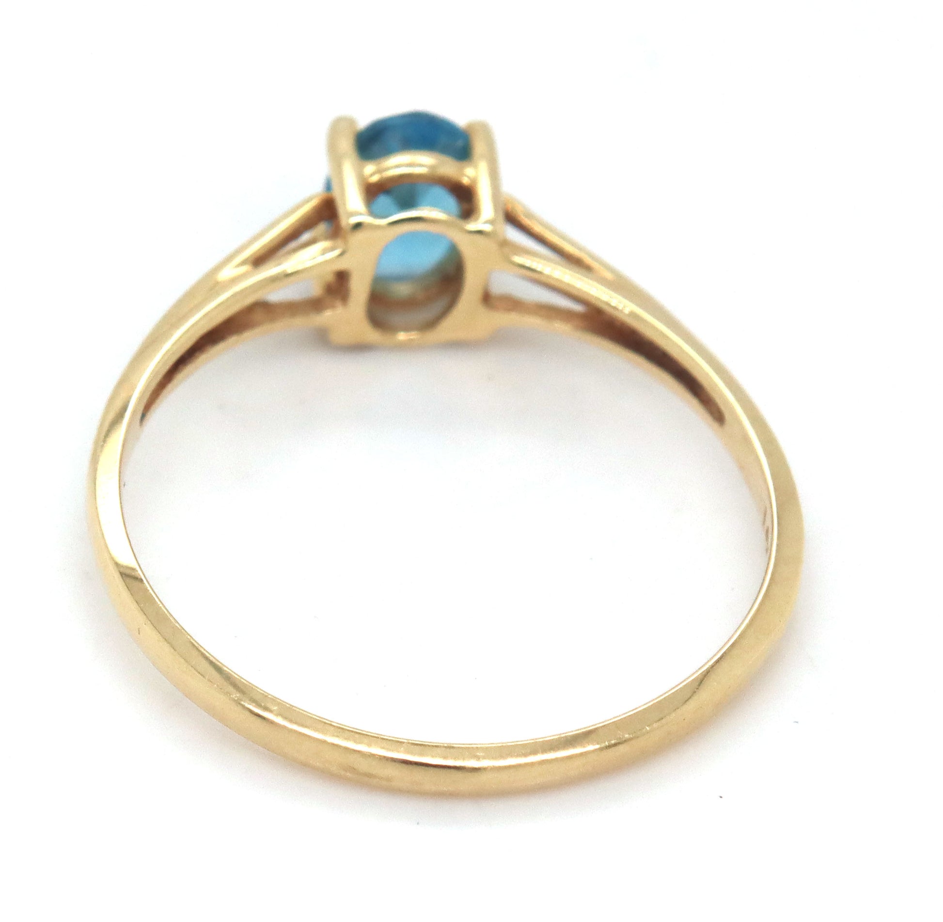 14kt Yellow gold oval blue topaz cocktail ring