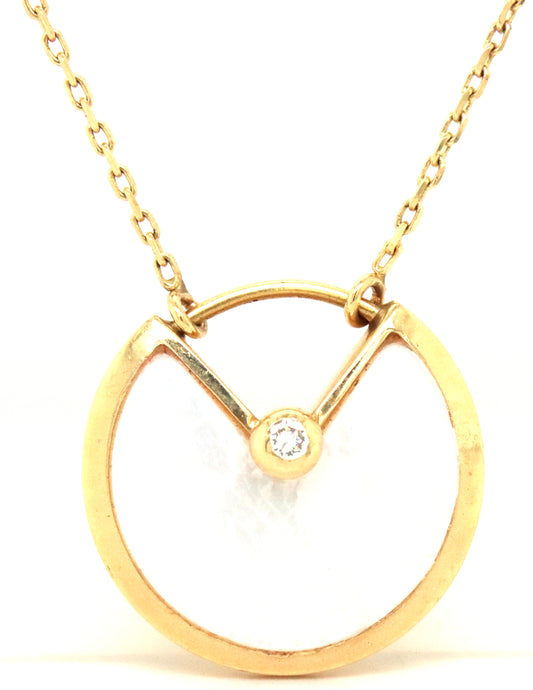 14KT Yellow Gold Iridescent White Mother Of Pearl Medalion Pendant With Chain Necklace