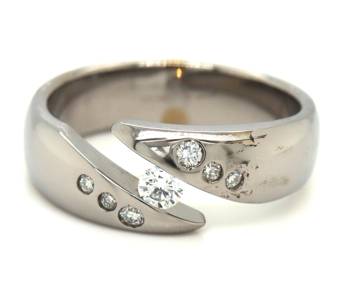 Gent's diamond band in Titanium