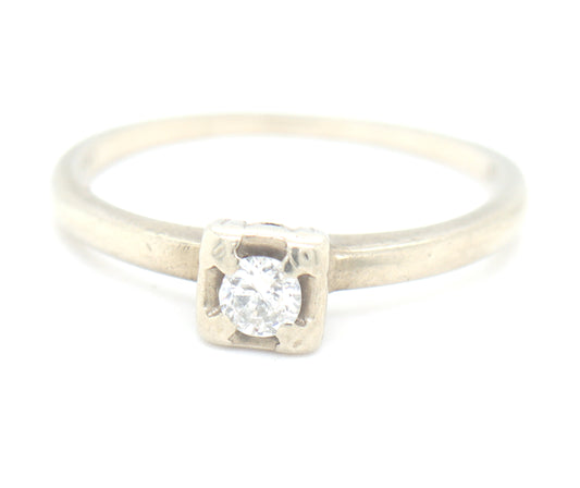 Vintage style 14kt White gold round brilliant cut diamond ring