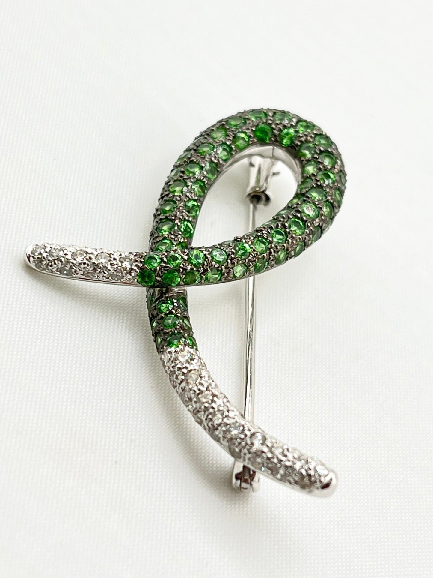 18KT White Gold Le Vian Diamond & Tsavorite Brooch