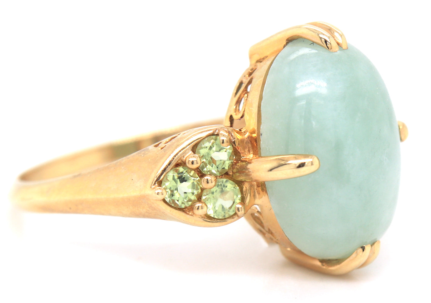 14kt Yellow gold Jade and peridot ring