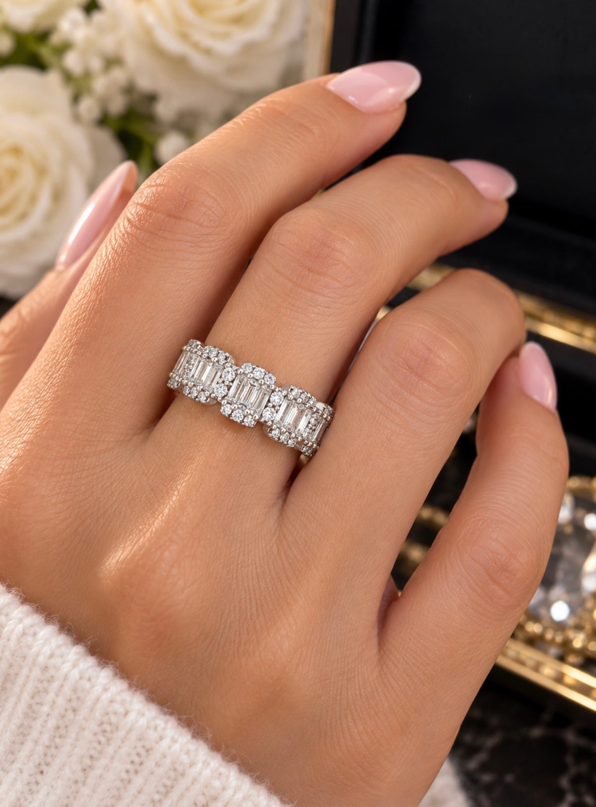 14kt White gold RBC and Baguette diamond station band