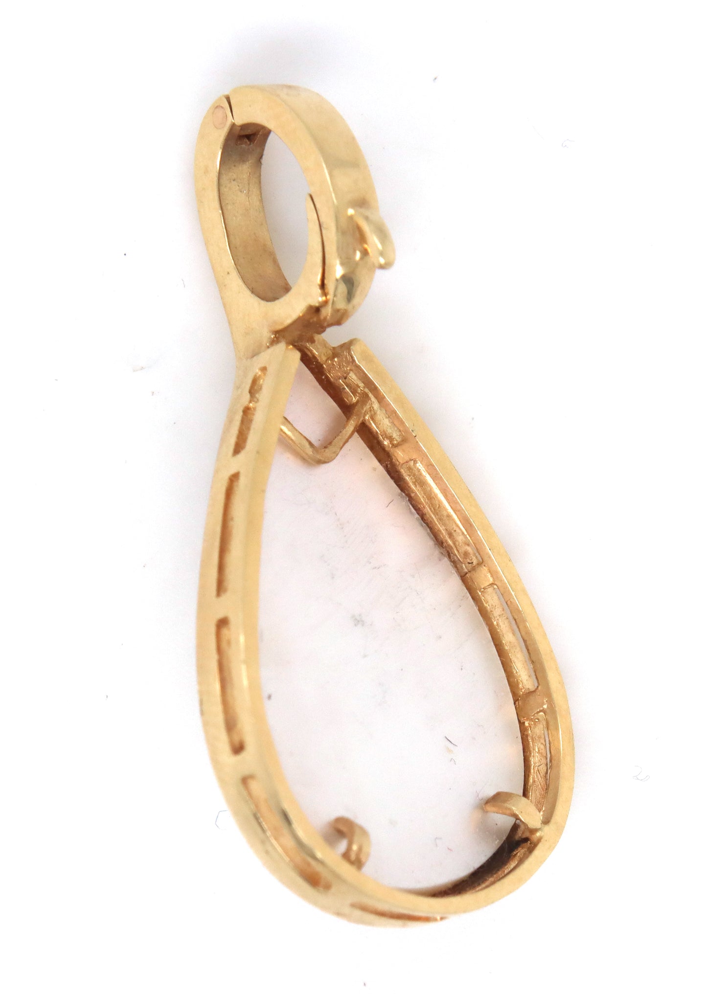 14kt Yellow gold pearl pendant