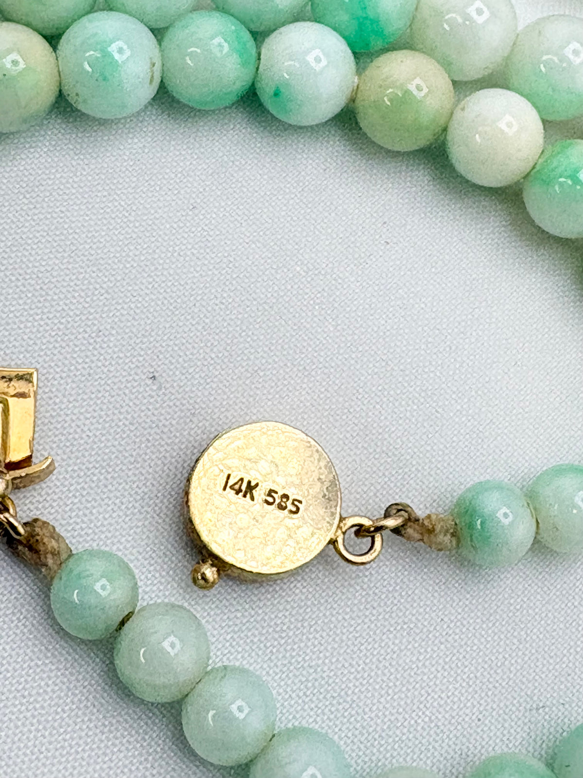 14KT Yellow Gold Vintage Chinese Carved Green and White jade Beaded Necklace With A central Flral Pe