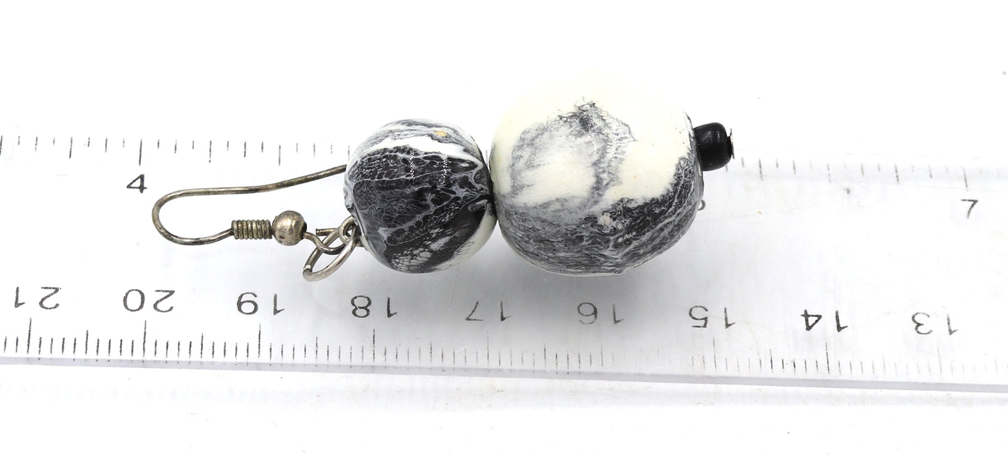 Set of black and white wooden necklace, Bracelet and earrings