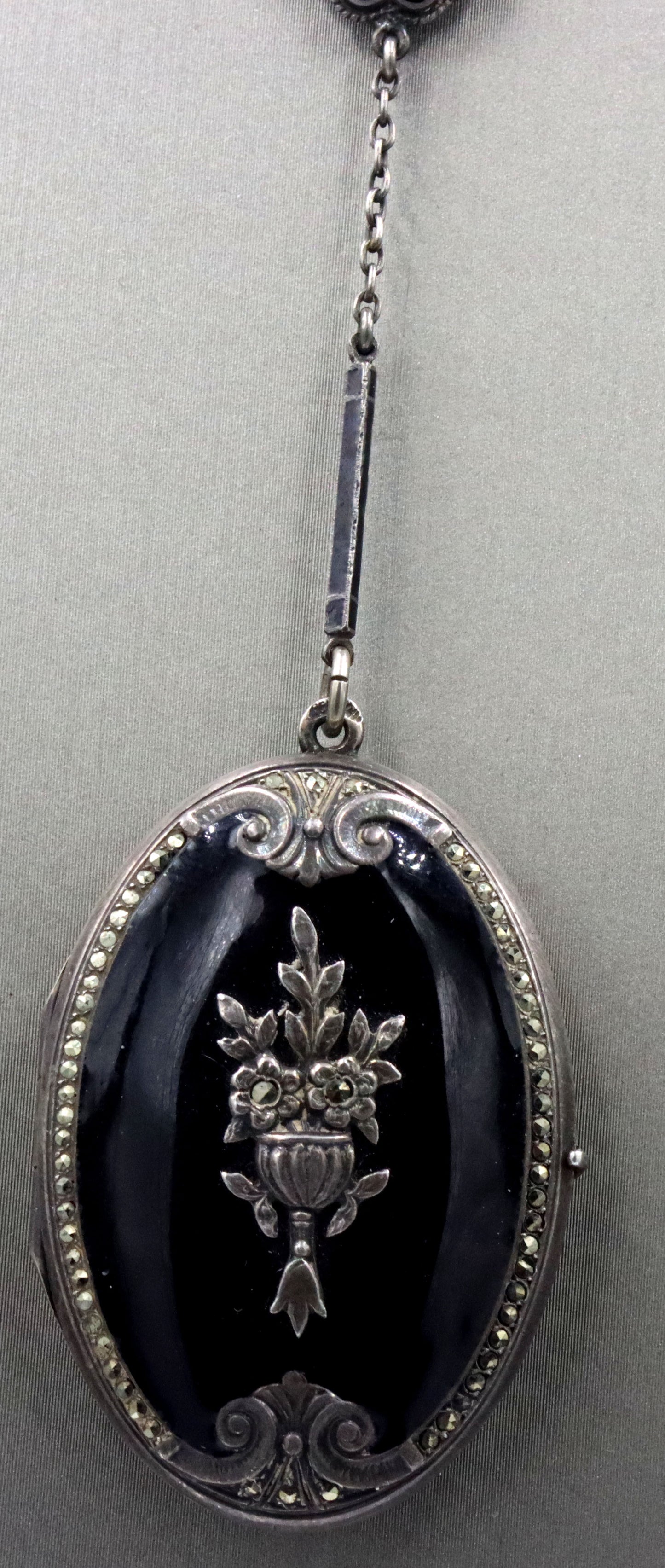 Vintage 925 sterling silver black onyx photo locket pendant lariat necklace