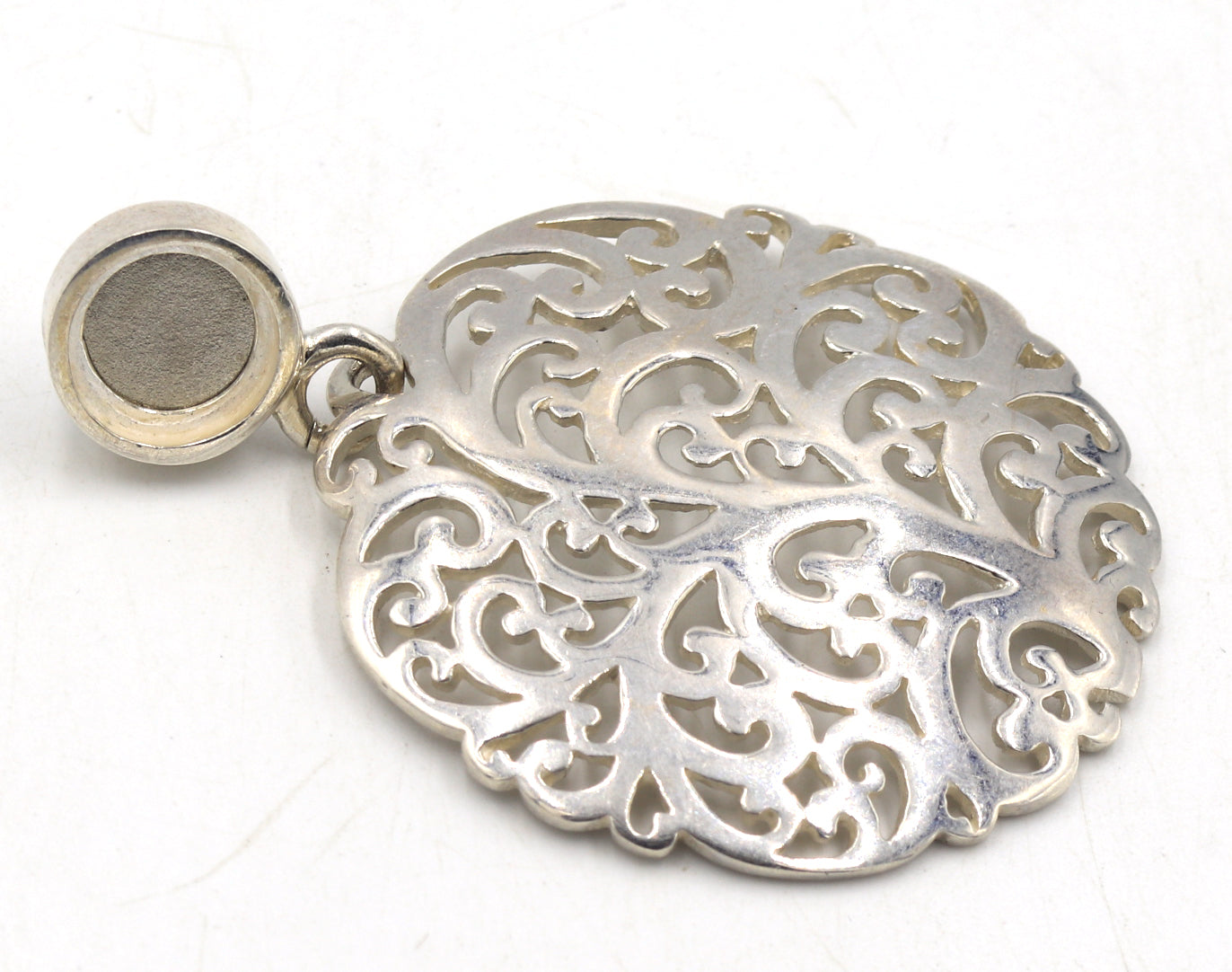 925 Sterling silver signed filigree round pendant