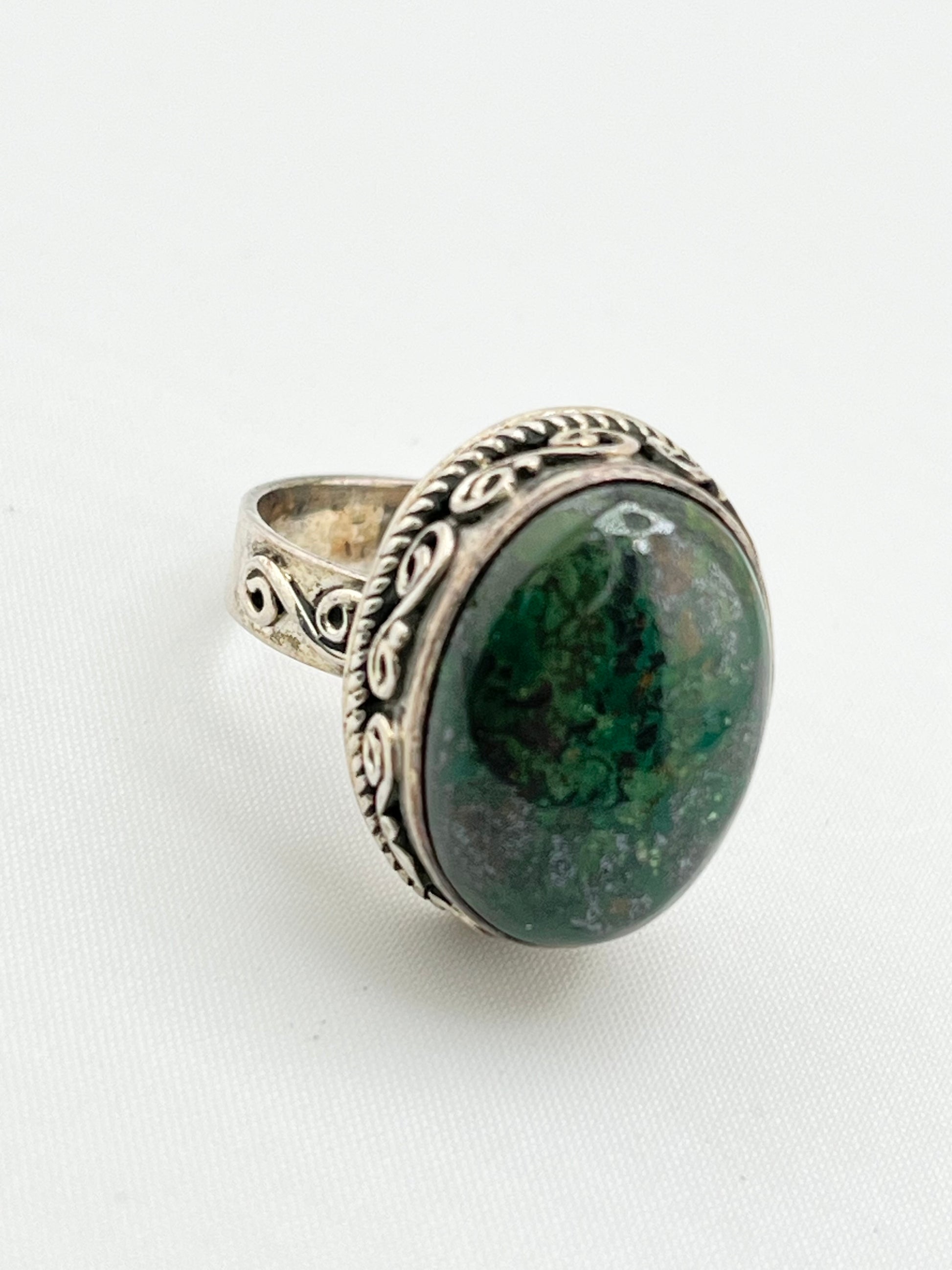 925 Sterling Silver Green Turquoise With Intricate Scrollwork Setting Details Ring