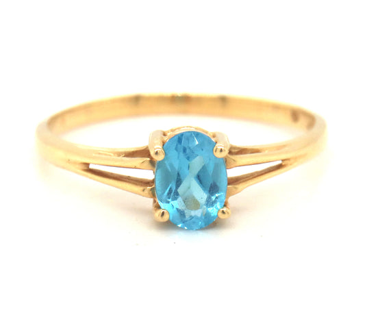 14kt Yellow gold oval blue topaz cocktail ring