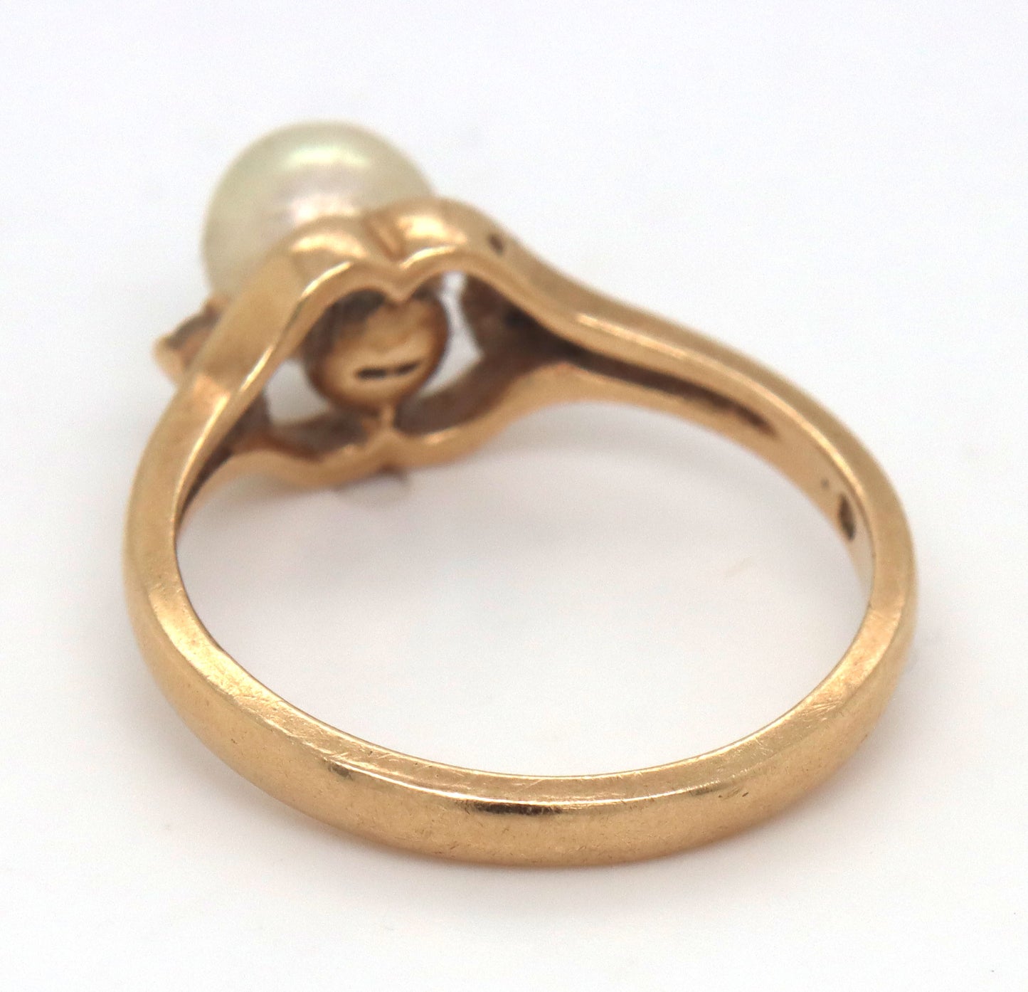 14kt Yellow gold pearl ring