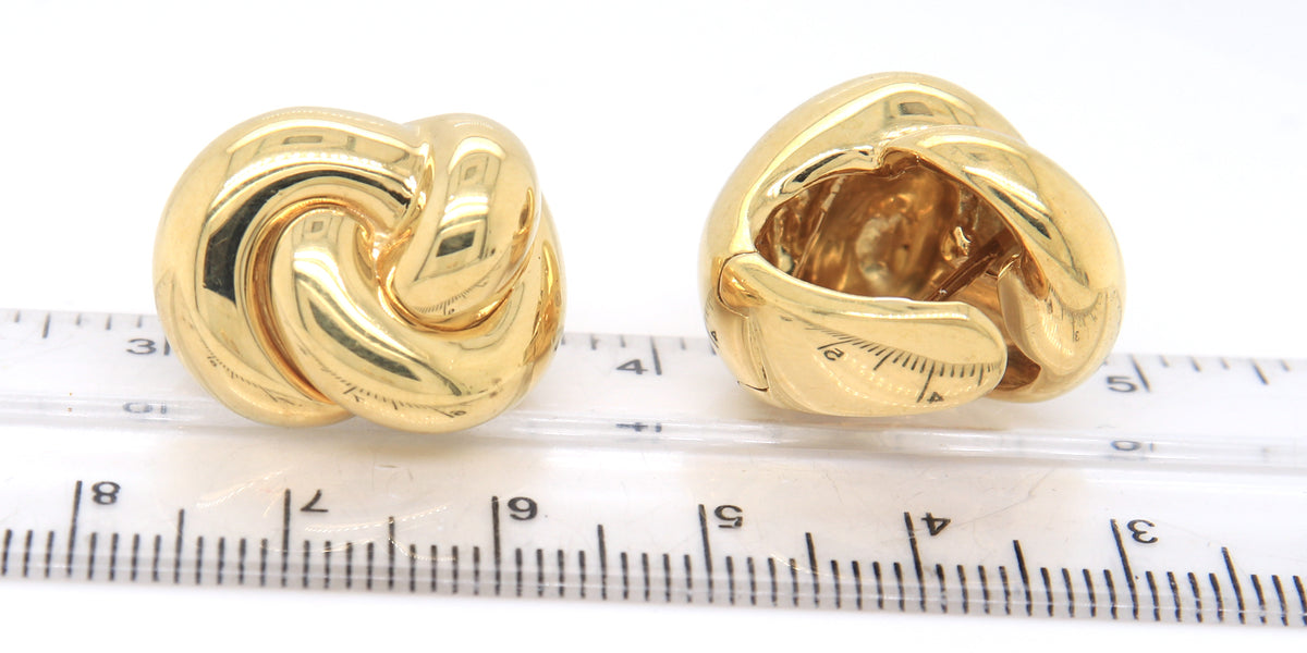 Powerful 18kt Knot Motif Earrings