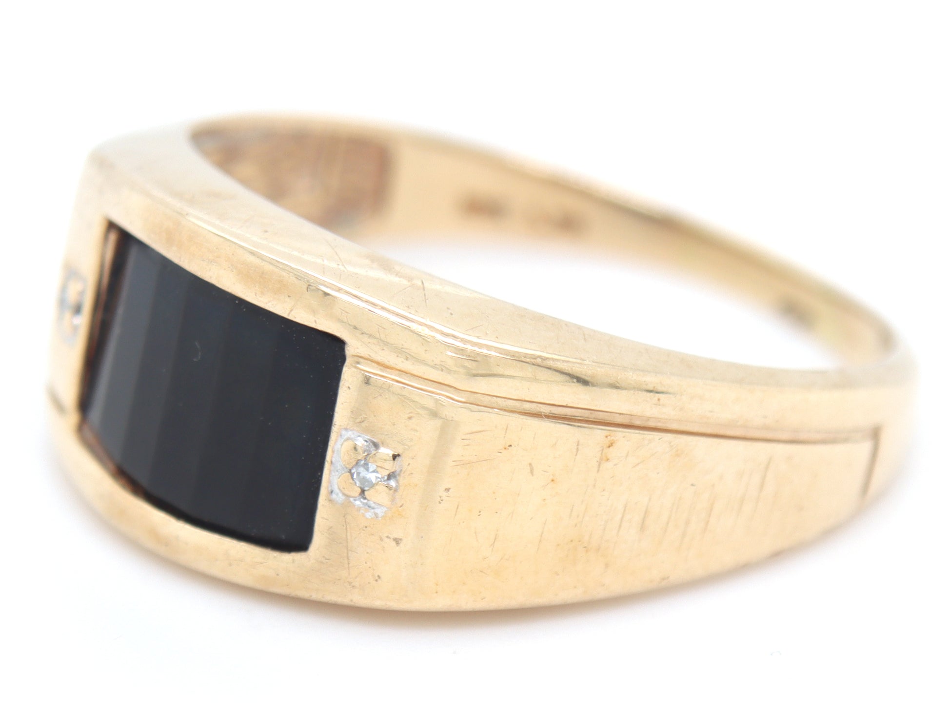 10kt Yellow gold black onyx ring