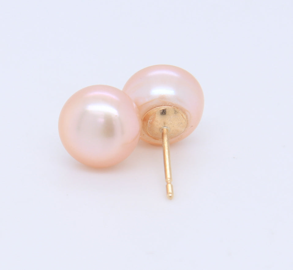 Set of Pink Pearl Necklace, Bracelet and Stud Earrings in Yellow Gold
