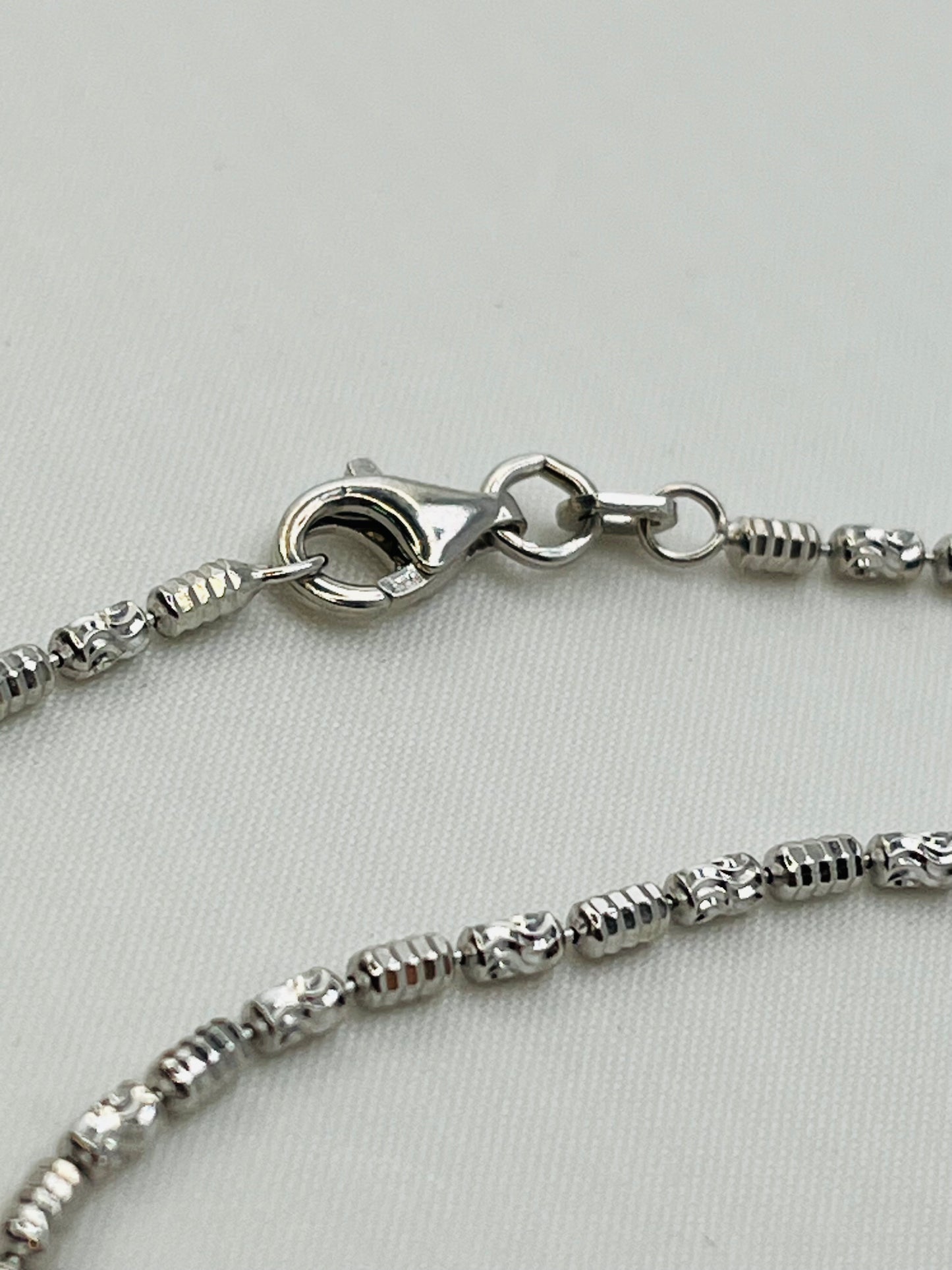 925 Sterling Silver Shimmering Ice Barrel Chain Necklace