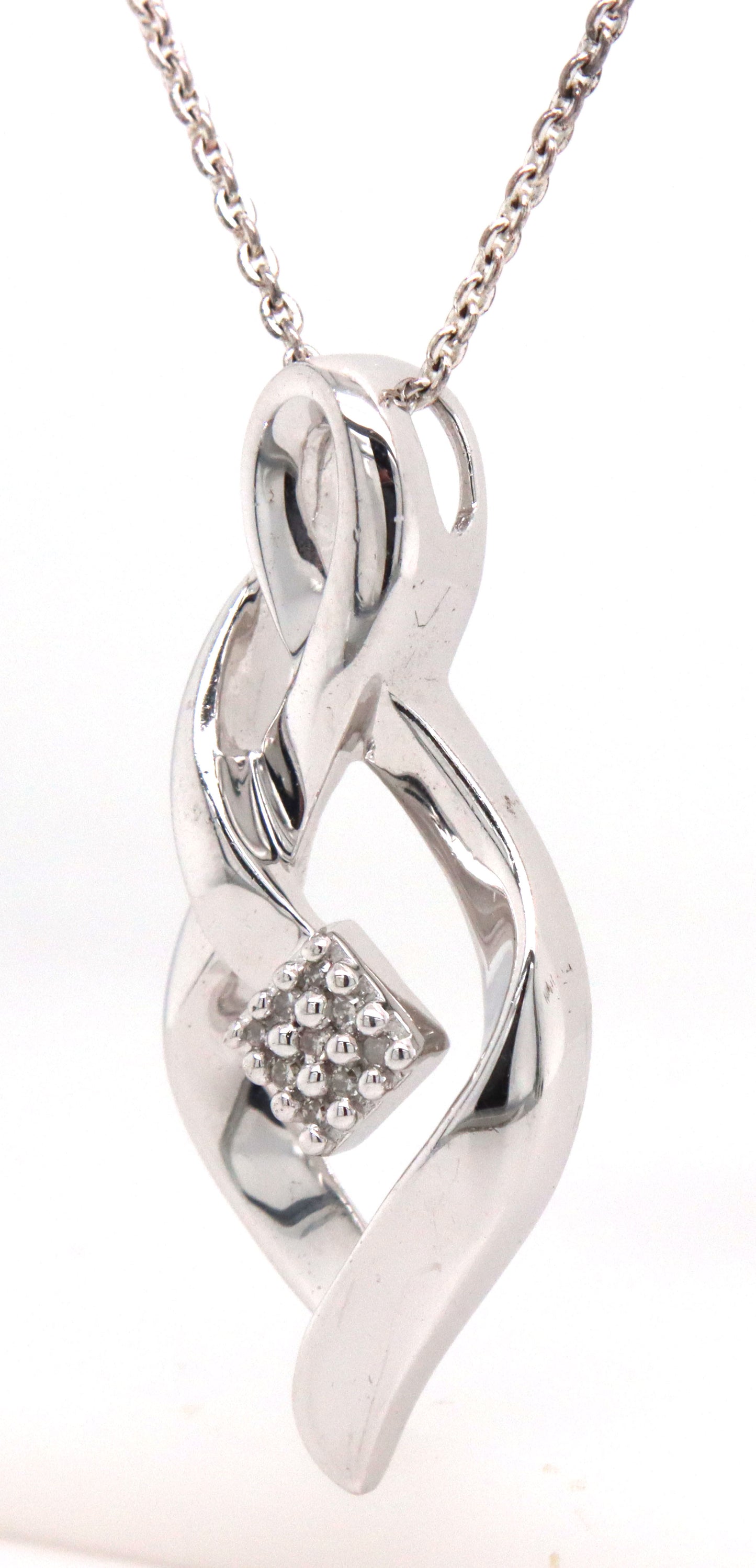 925 Sterling silver diamond pendant on chain