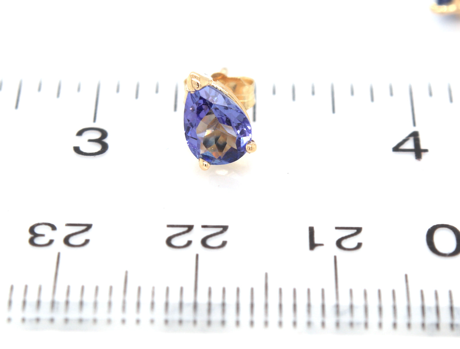 14kt Yellow gold 1.20ctw pear Tanzanite stud earrings