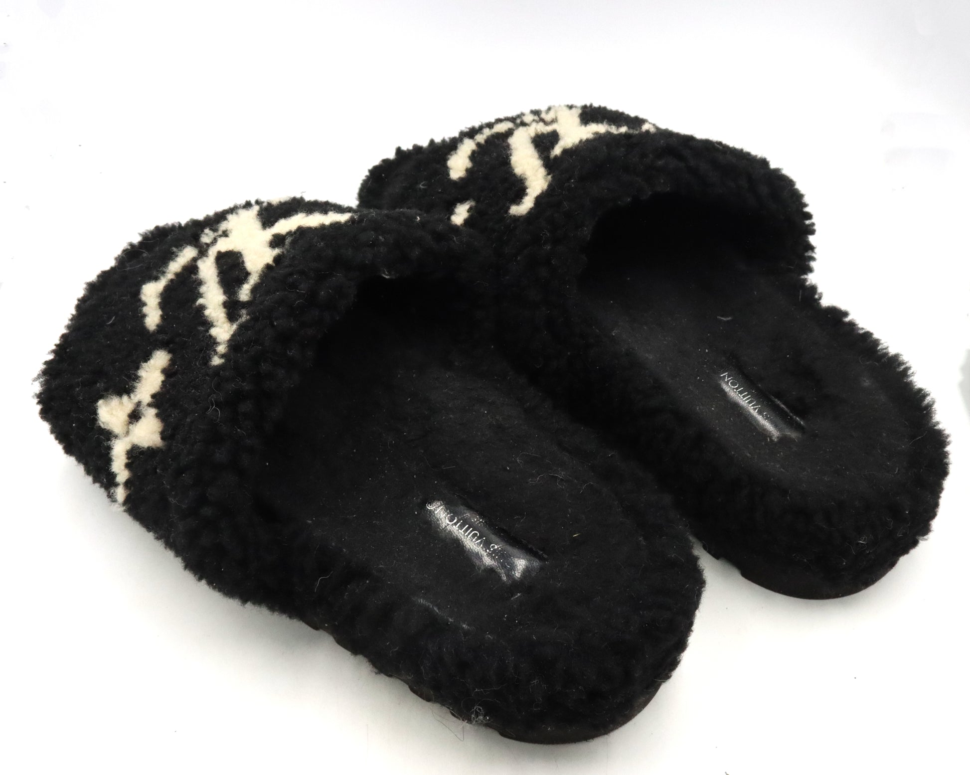 Louis Vuitton black white shearling Paseo flat Comfort mules
