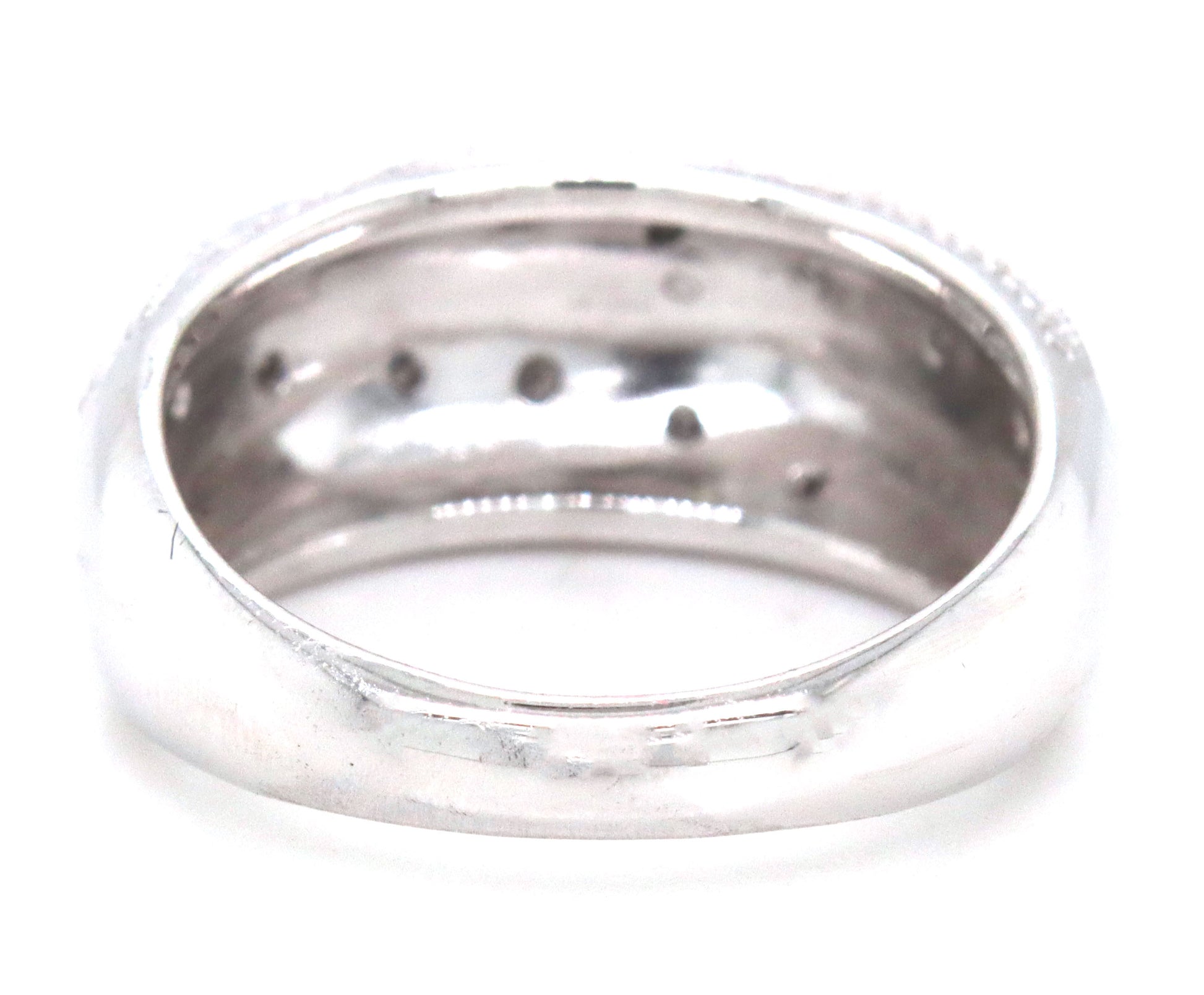 925 Sterling silver ring with diamond accents