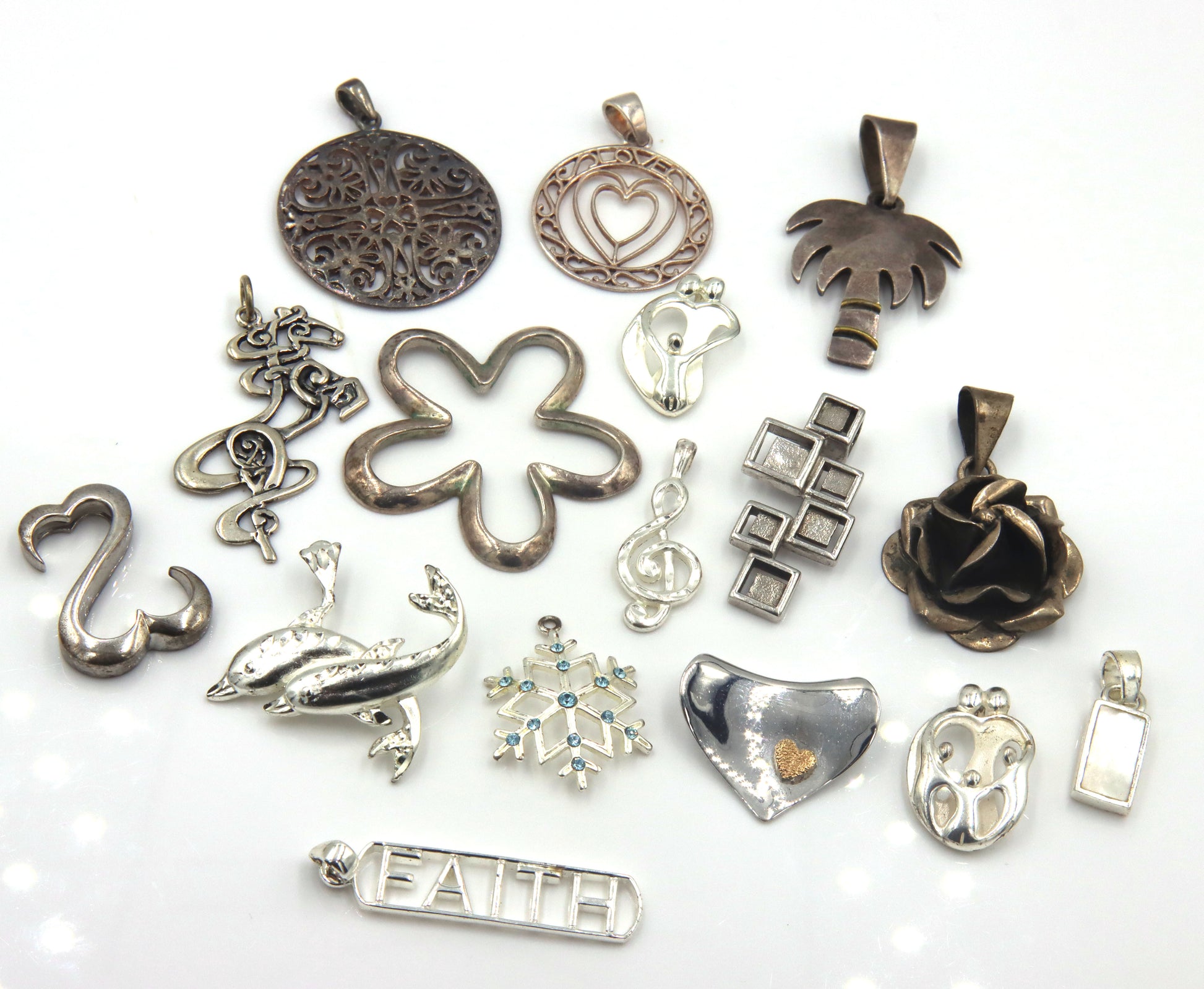 Lot of vintage 925 sterling silver pendants
