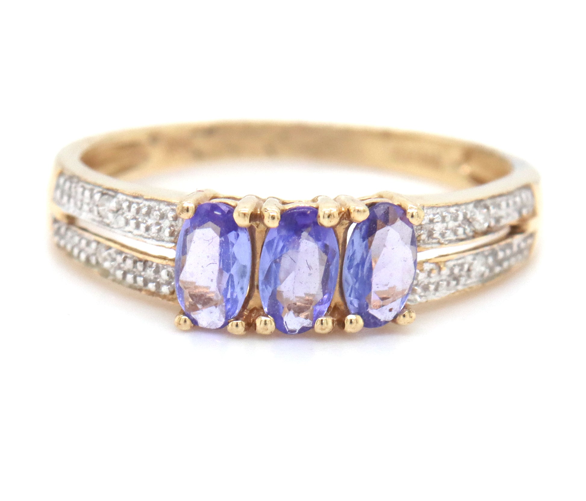 10kt Yellow gold blue sapphire cocktail ring