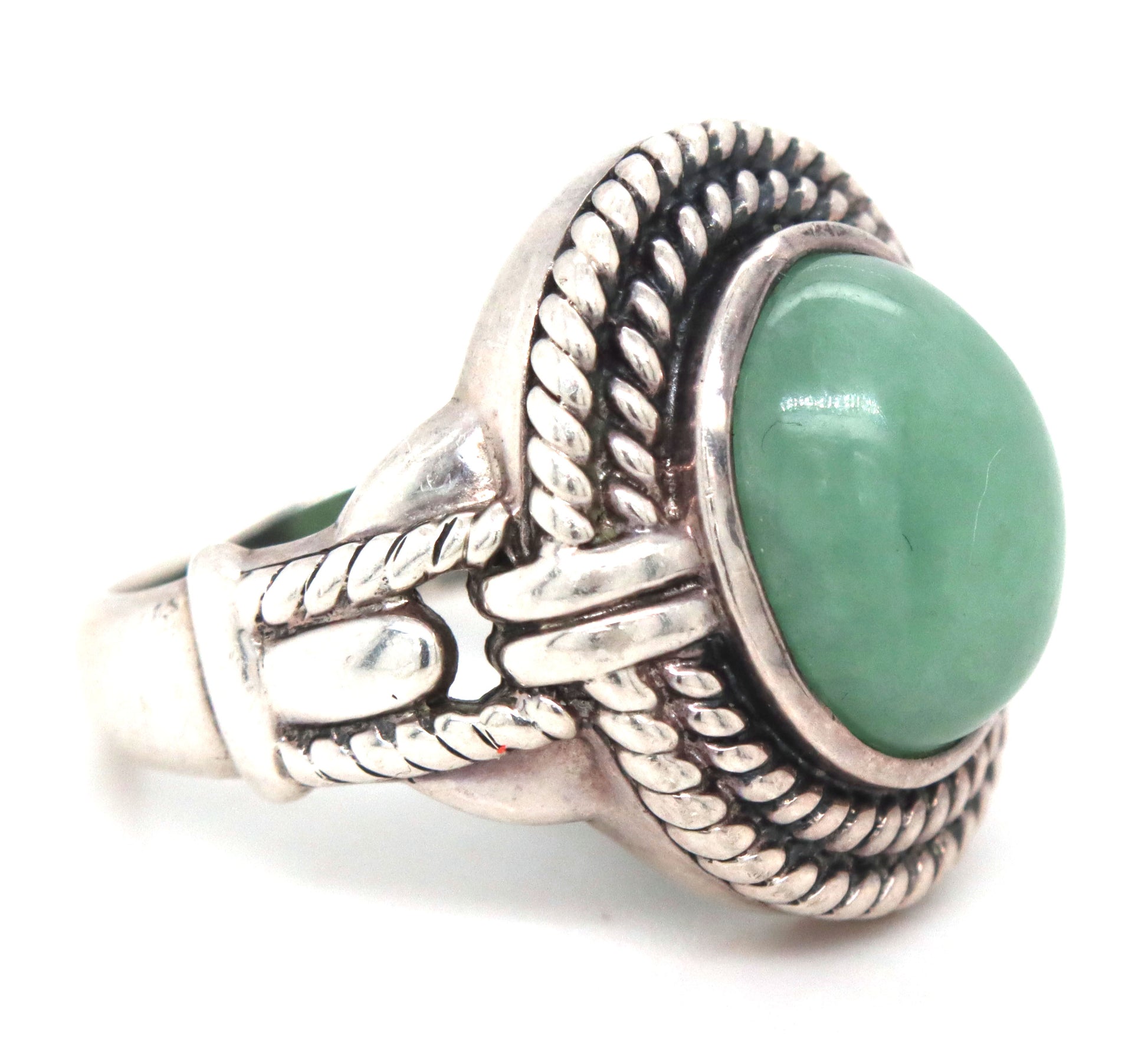 925 Sterling Silver Beautiful Oval Jade Ring
