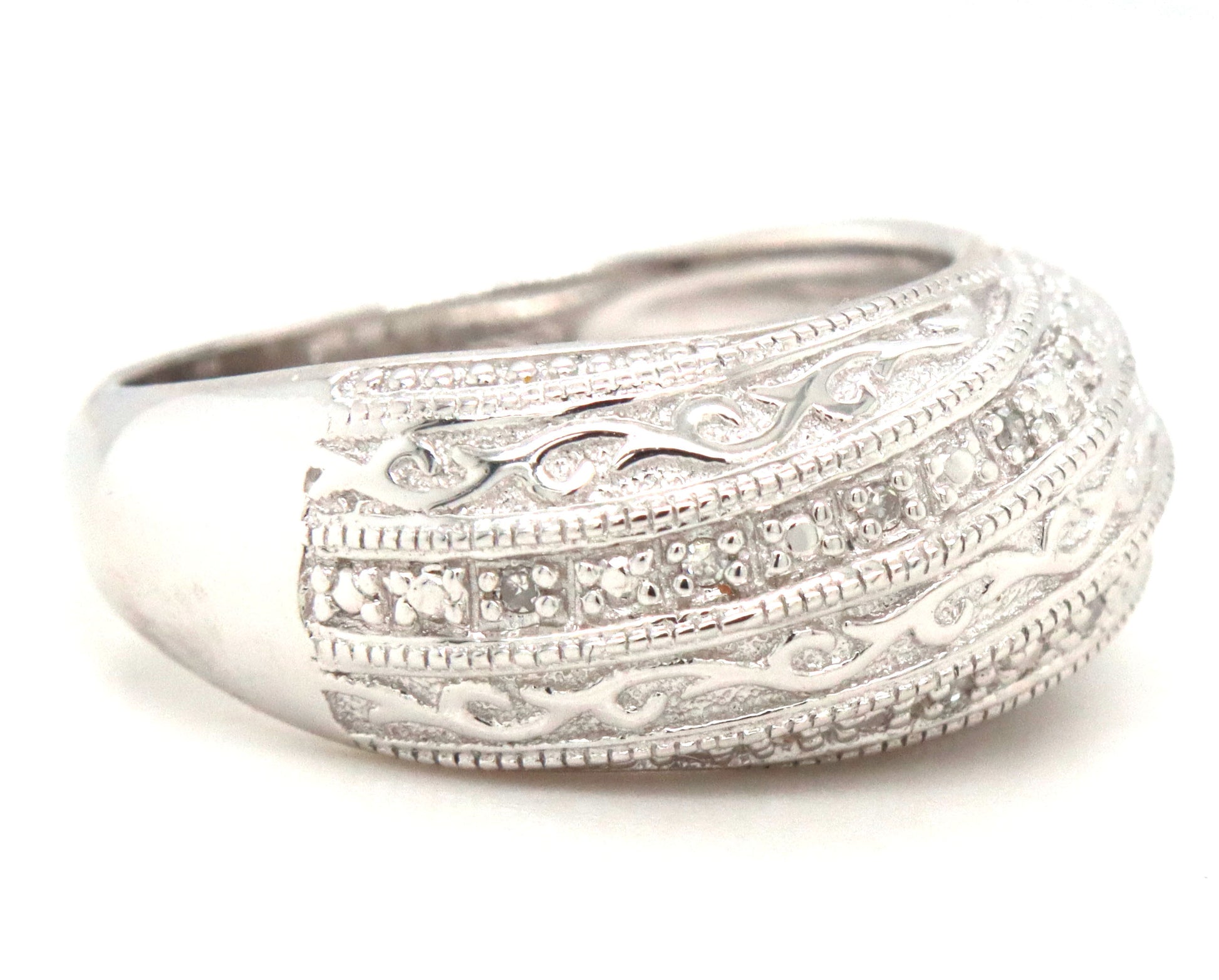 925 Sterling silver ring with diamond accents