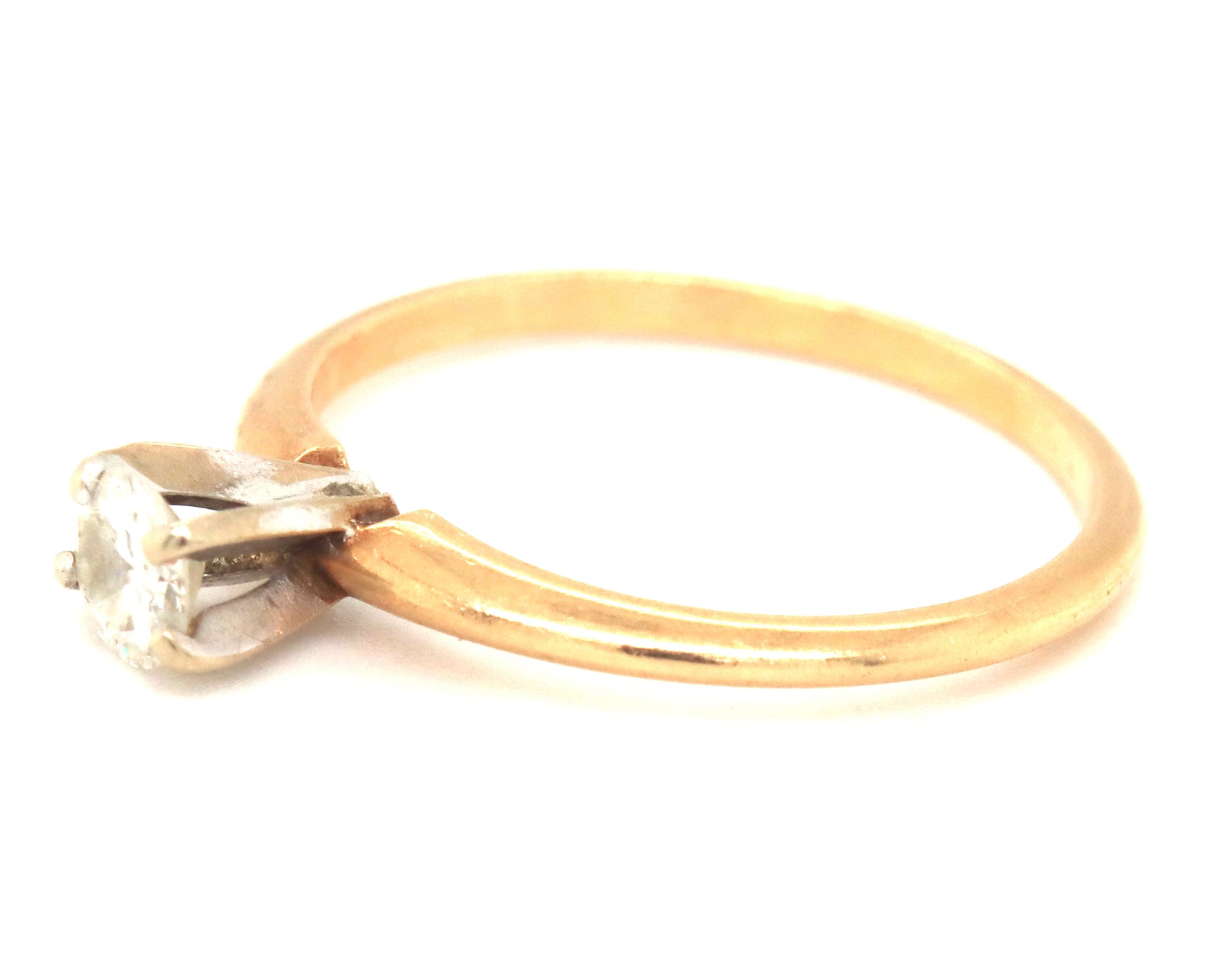 14kt Yellow gold 1/4ct round brilliant cut diamond ring