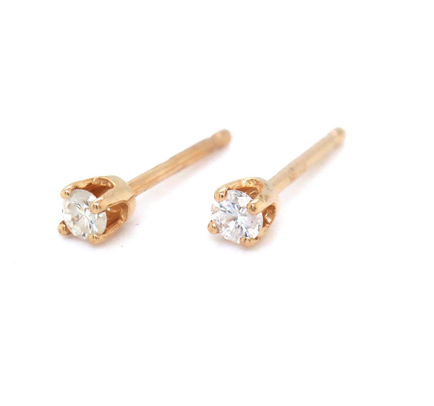 14kt Yellow gold 0.08ctw diamond stud earrings