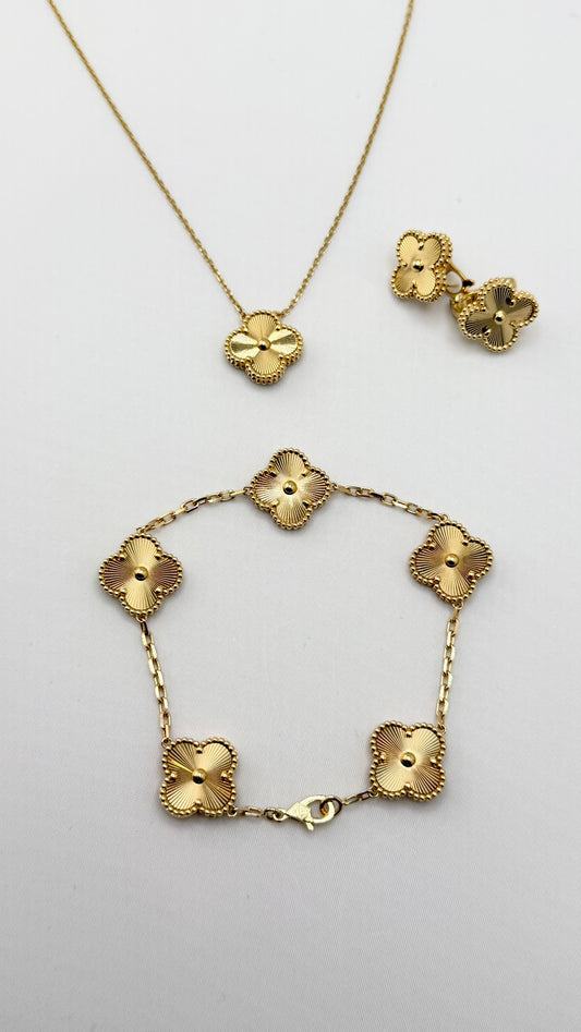 18KT Yellow Gold Set Of Guilloche Pattern Gold Include Bracelet, Pendant And Earrings