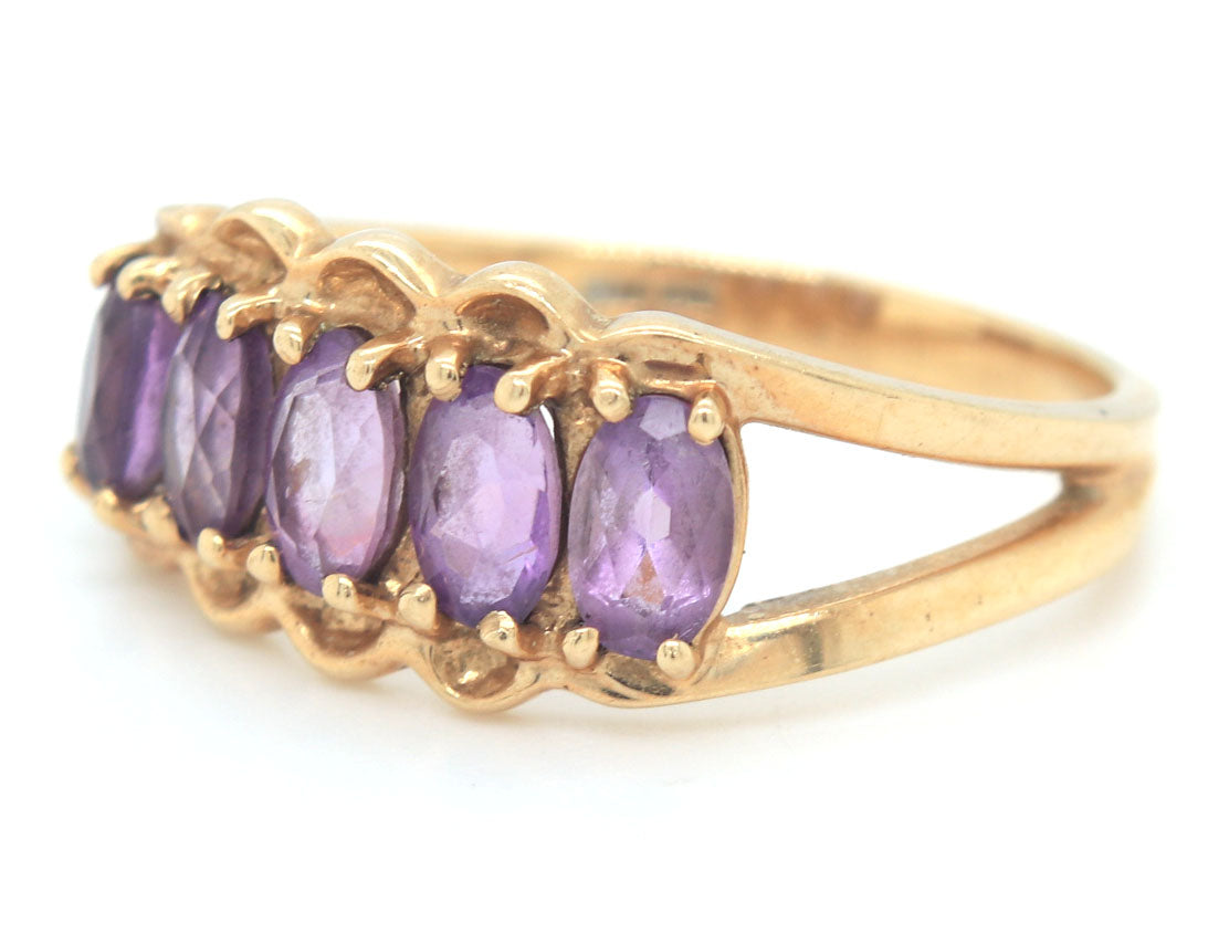 10kt Yellow gold 5 oval amethyst ring